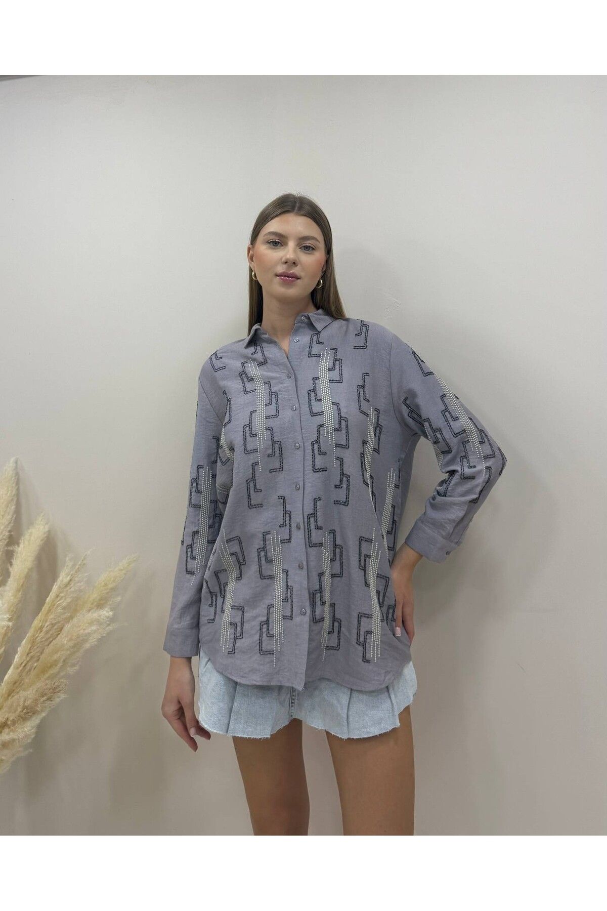 AsprinFashion NAKIŞ TAŞ AKSESUARLI GÖMLEK GRİ
