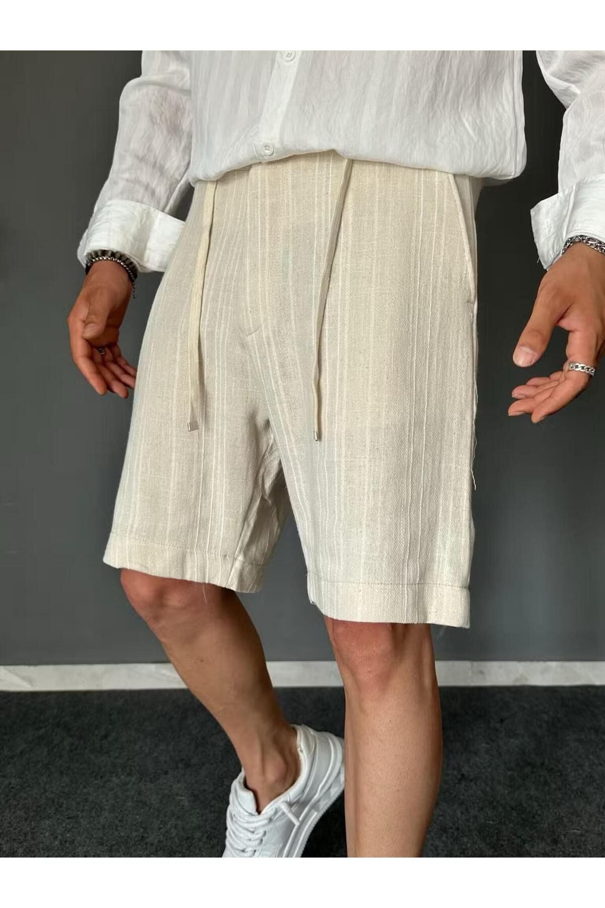 MENOFOURSWEAR Beyaz Çizgili Keten Şort