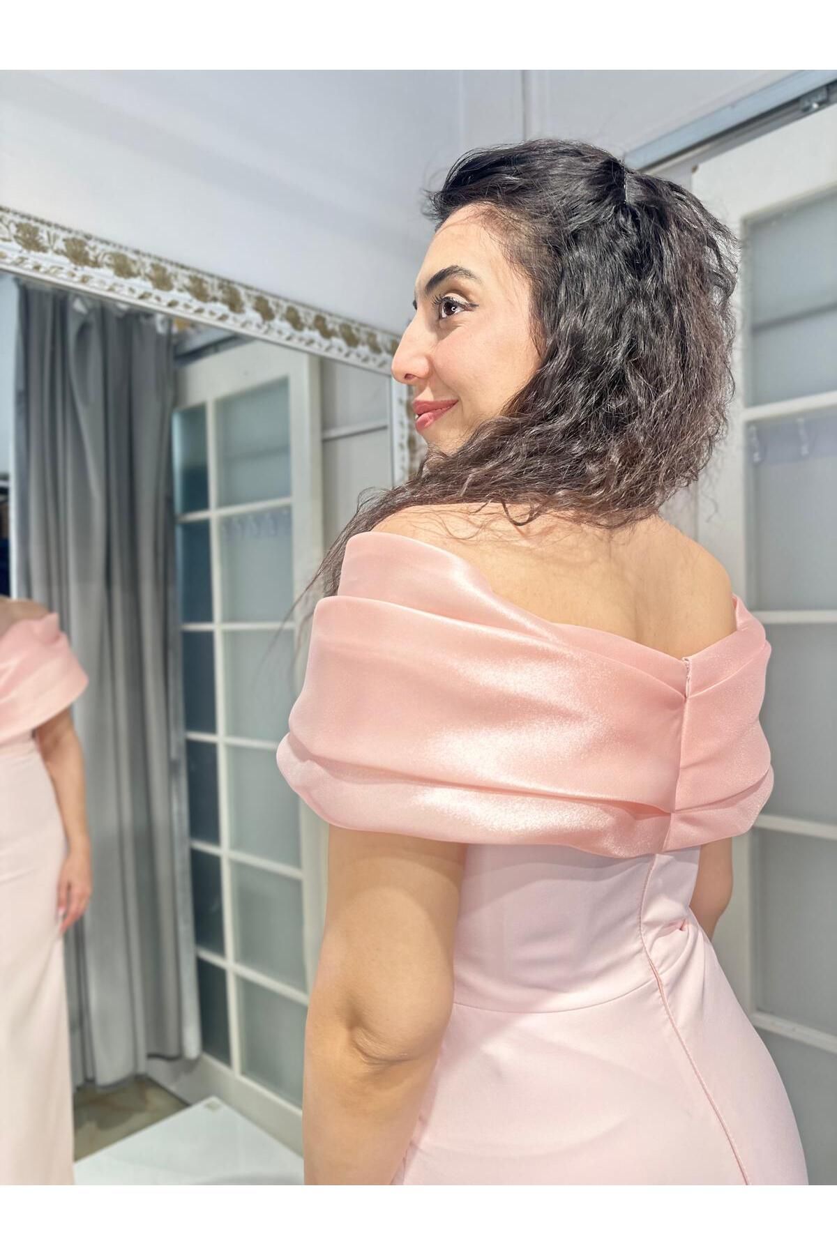 Abiye's TOZ PEMBE MADONNA YAKA ARKA YIRTMAÇLI TASARIM ABİYE