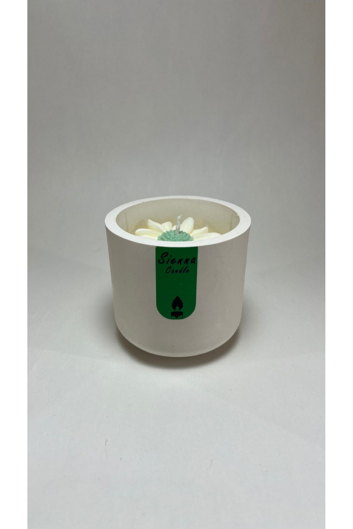 Sienna Candle Papatya detaylı beton soya mumu