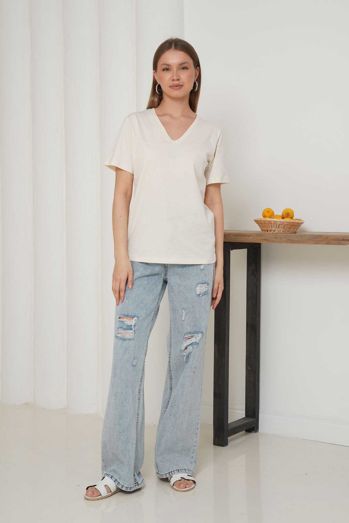 Ay Moda Collection Kısa Kol V Yaka Kadın T-shirt