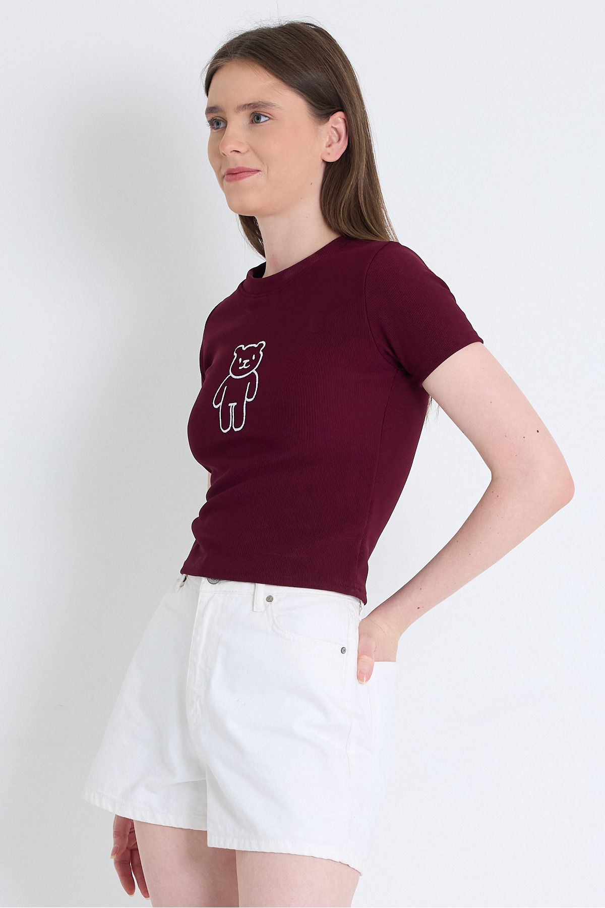 Rays Bordo Ayıcık İşlemeli Slim Fit Crop Tişört 2217