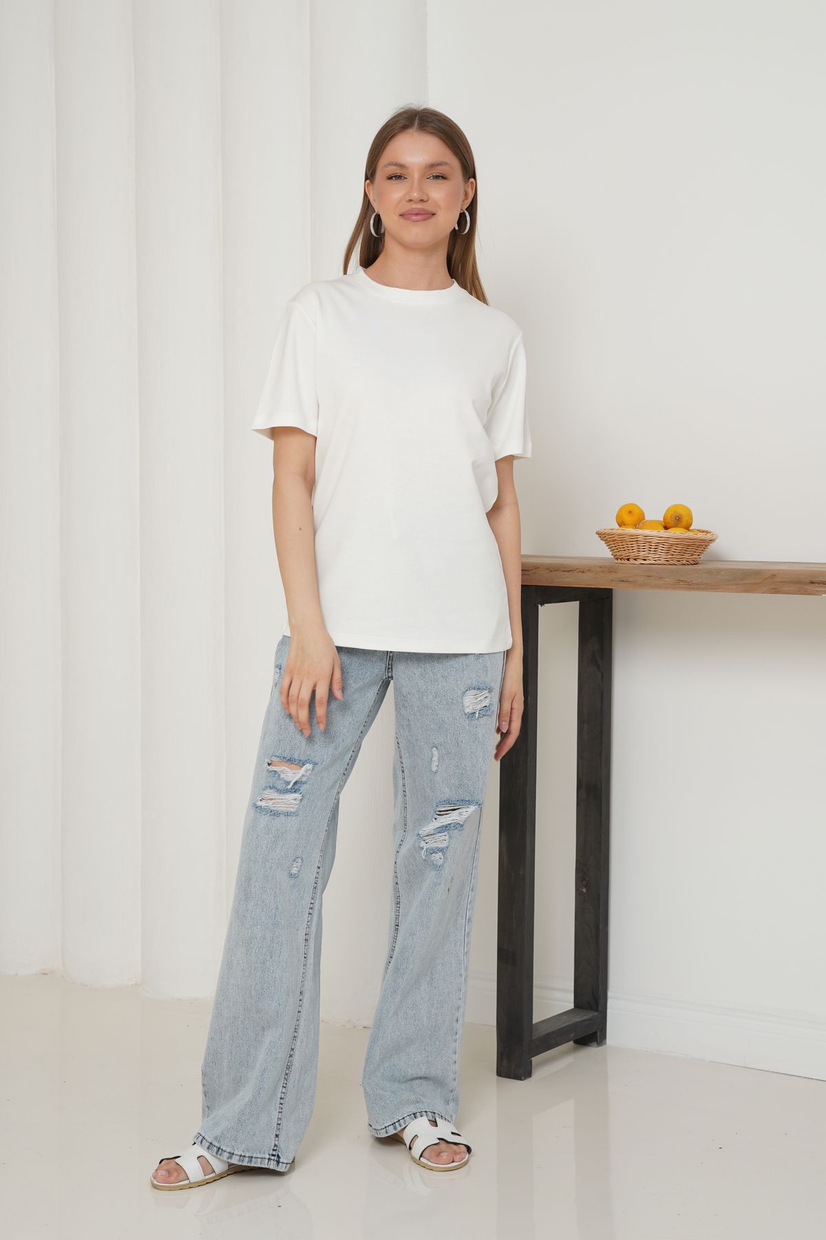 Ay Moda Collection İnterlok Kumaştan Kadın Bisiklet Yaka Kısa Kol T-shirt