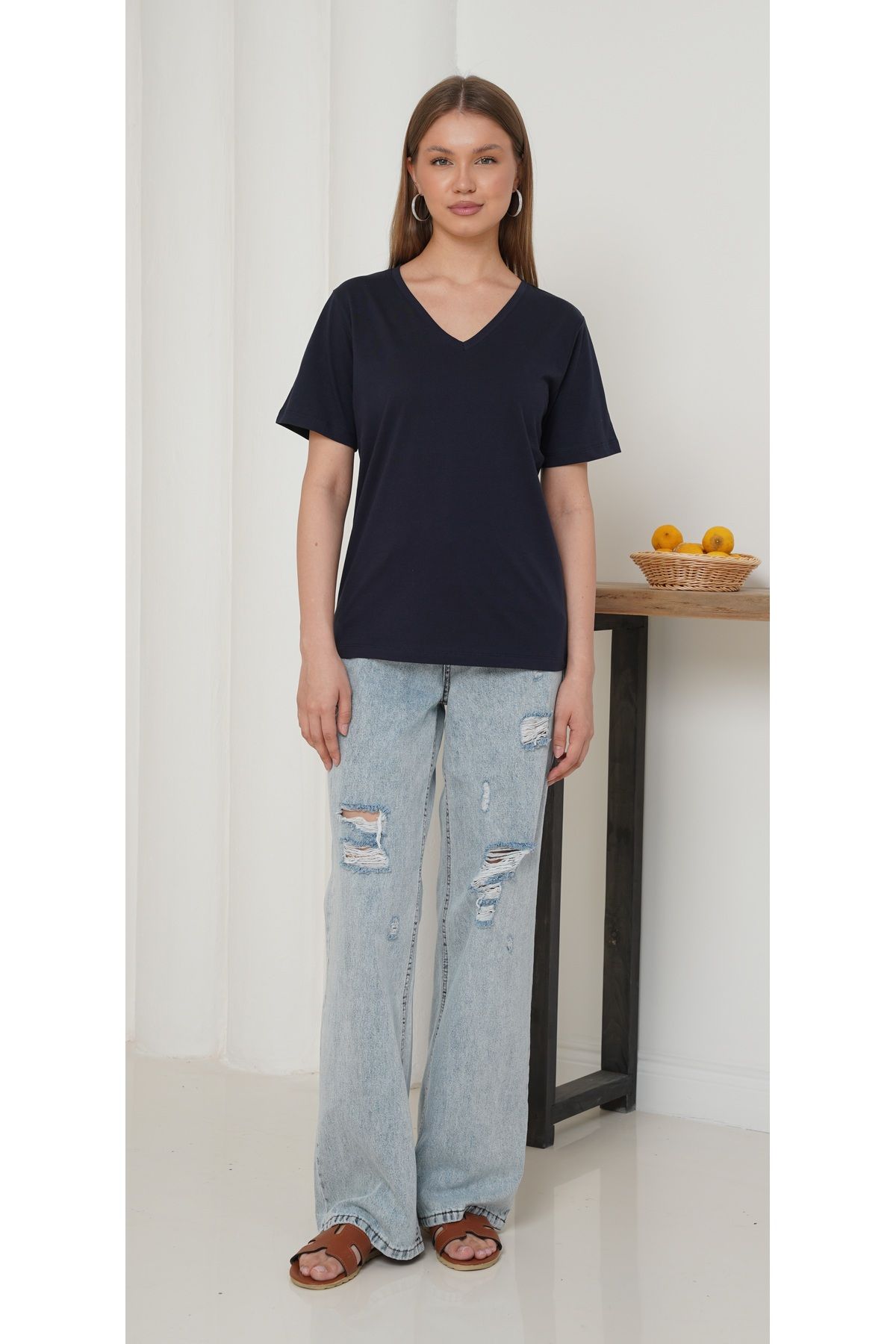 Ay Moda Collection Kısa Kol V Yaka Kadın T-shirt