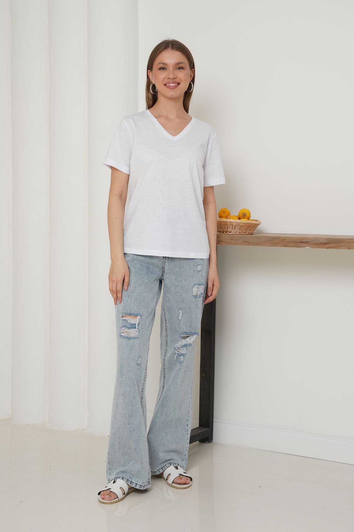 Ay Moda Collection Kısa Kol V Yaka Kadın T-shirt