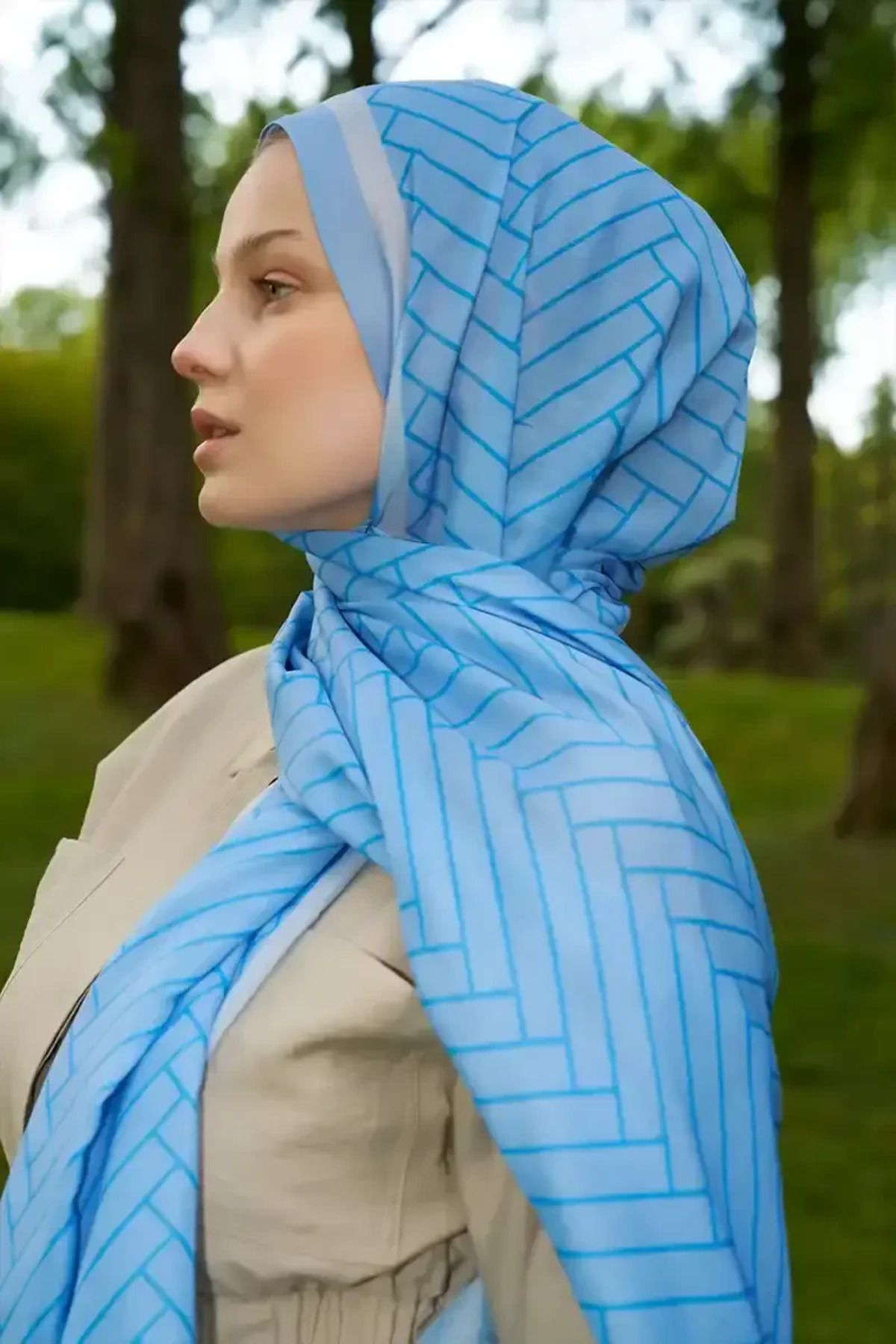 Madame Polo-Hyper Zigzag Pattern Shawl - Blue 3