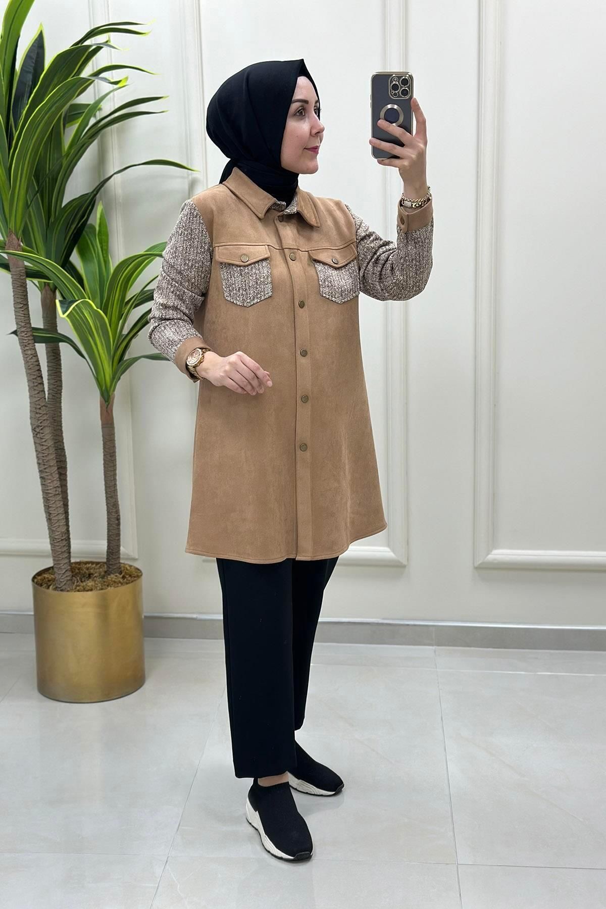 BERELANCE Önü Çıtçıtlı Cep ve Kol Renk Garnili Süet Kadın Tunik Camel BRL 6128