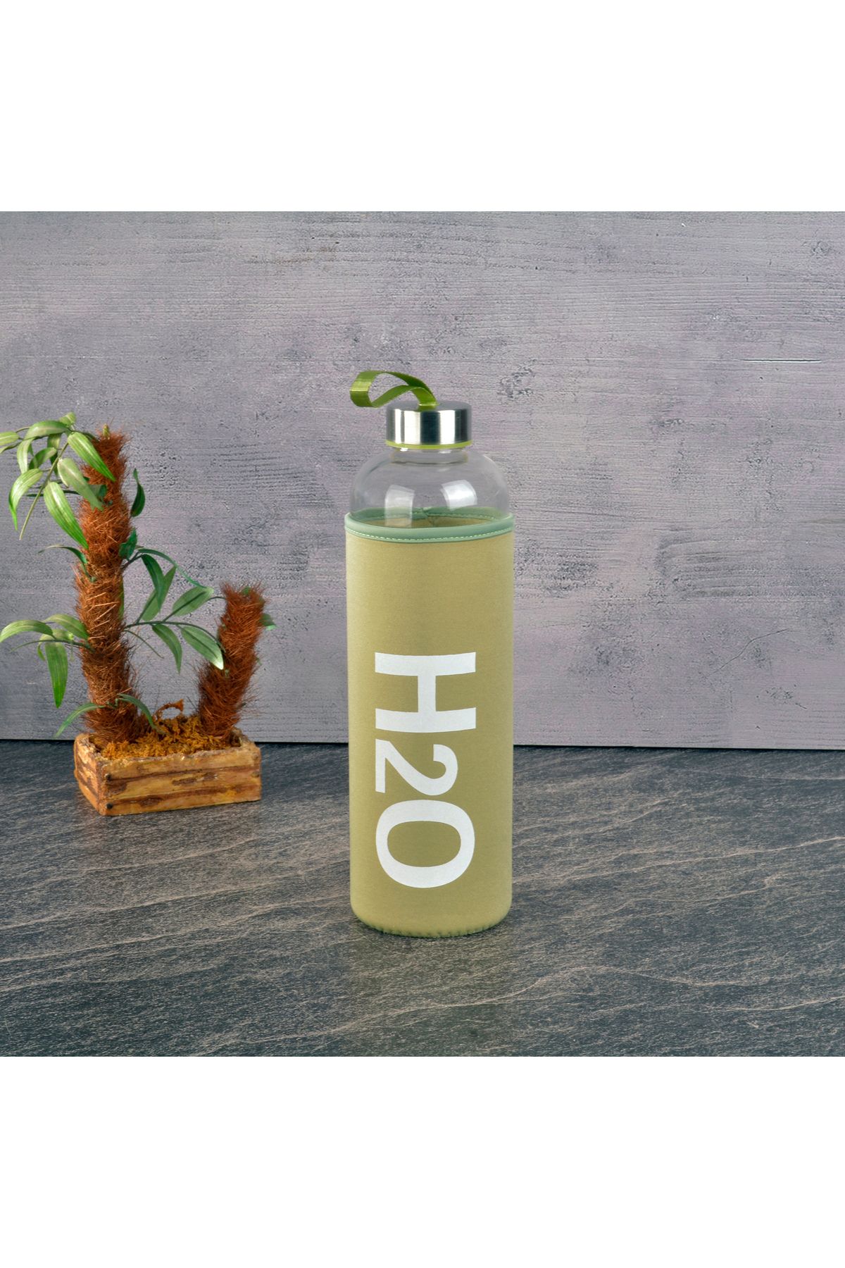 Tohana-Glass Flask with Case 1000 ml Green 1
