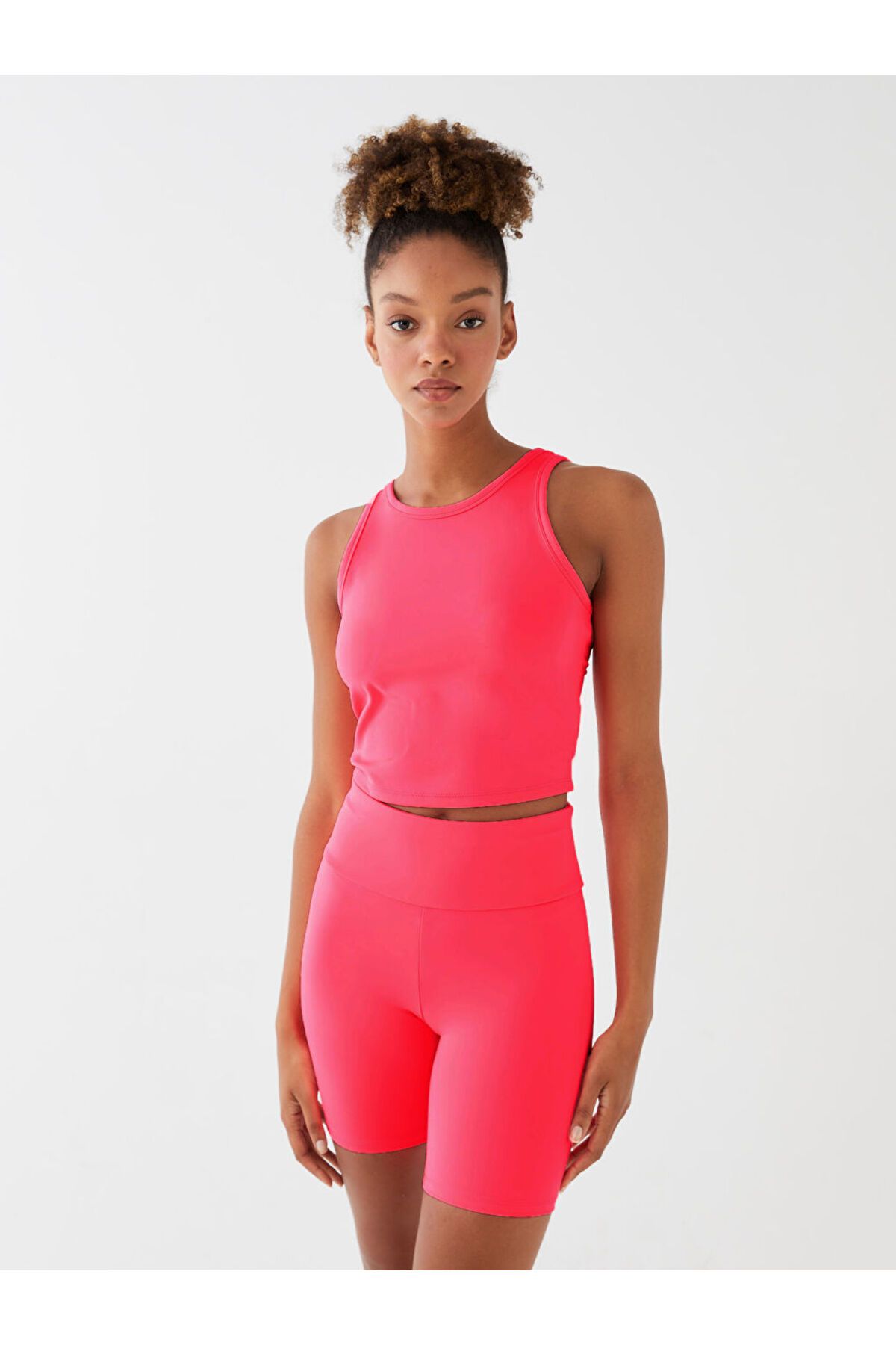 LC Waikiki LCW Kadın U Yaka Düz Crop