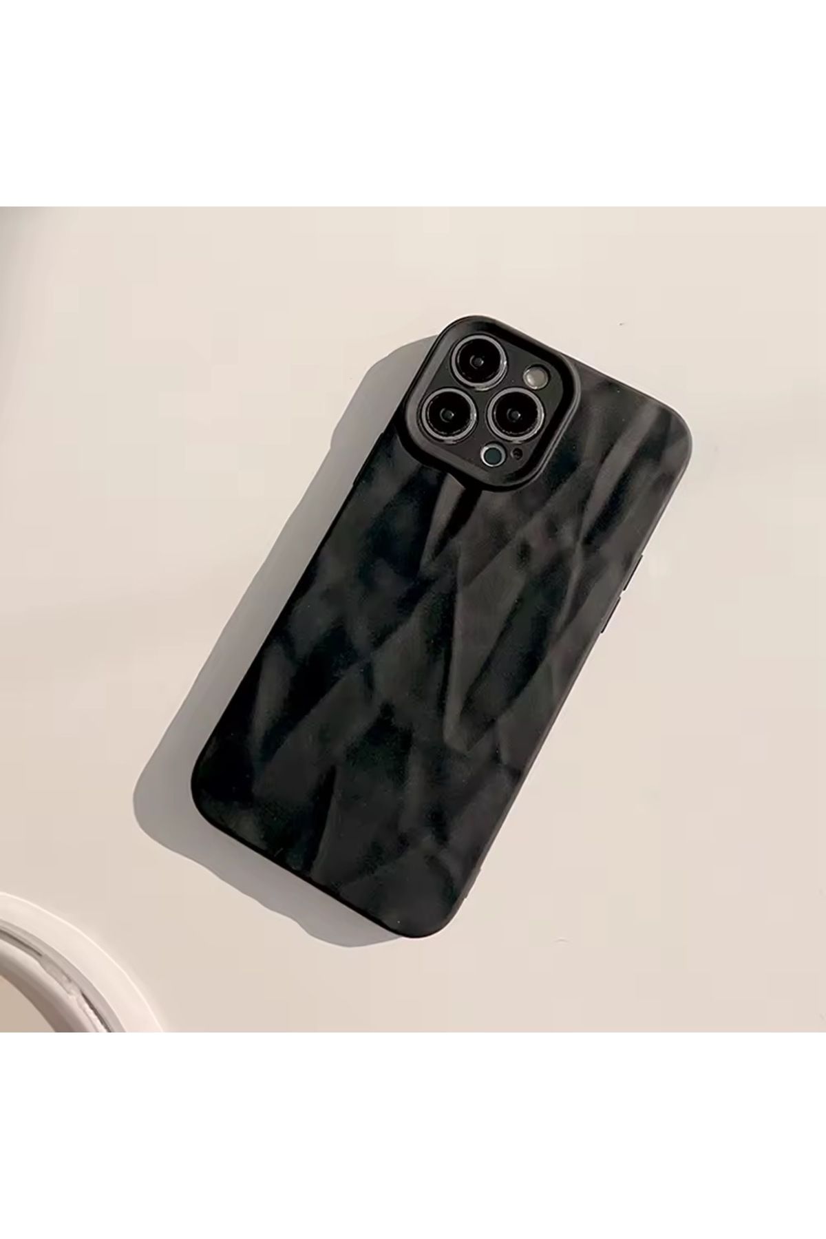 MirazTasarim IPHONE 16 PRO SİYAH 3D ÇİZGİ DESENLİ KILIF