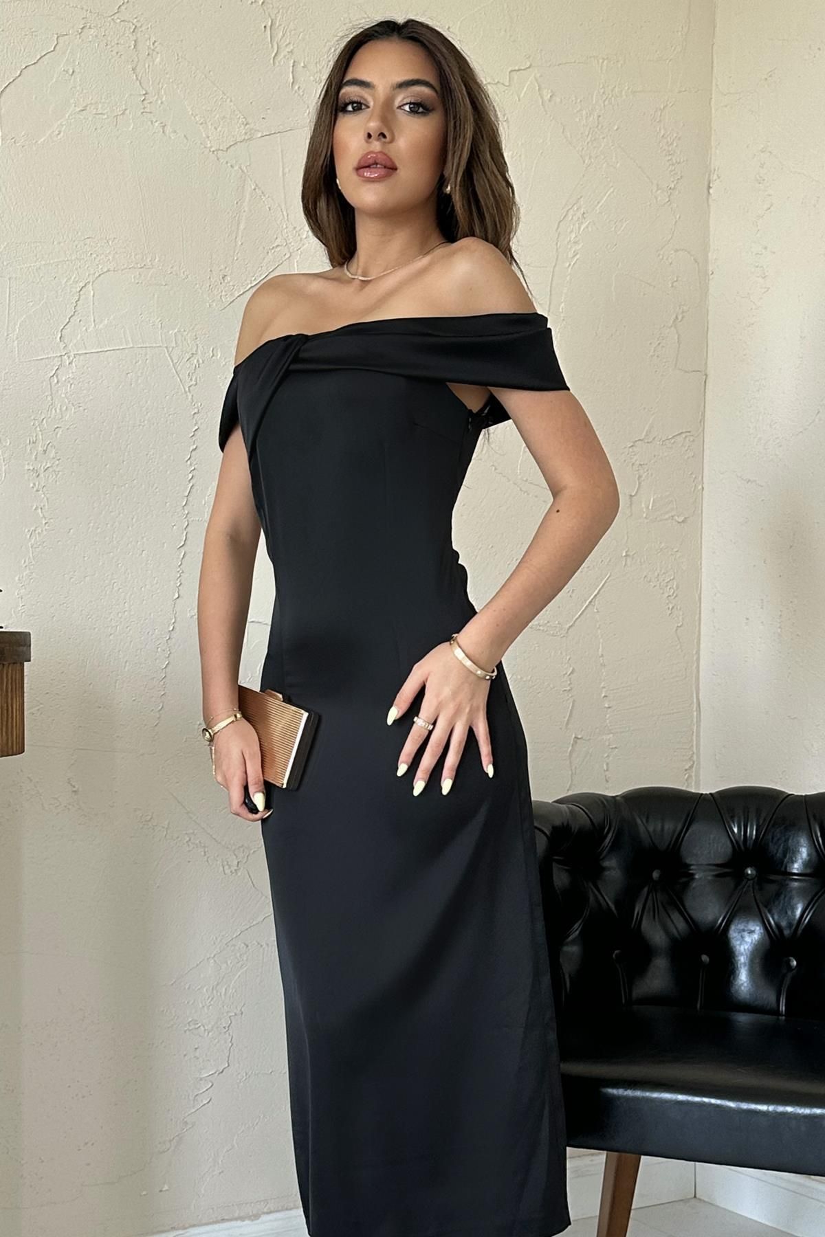 Elbee Fashion Woman Düşük Omuz Detaylı Saten Midi Elbise