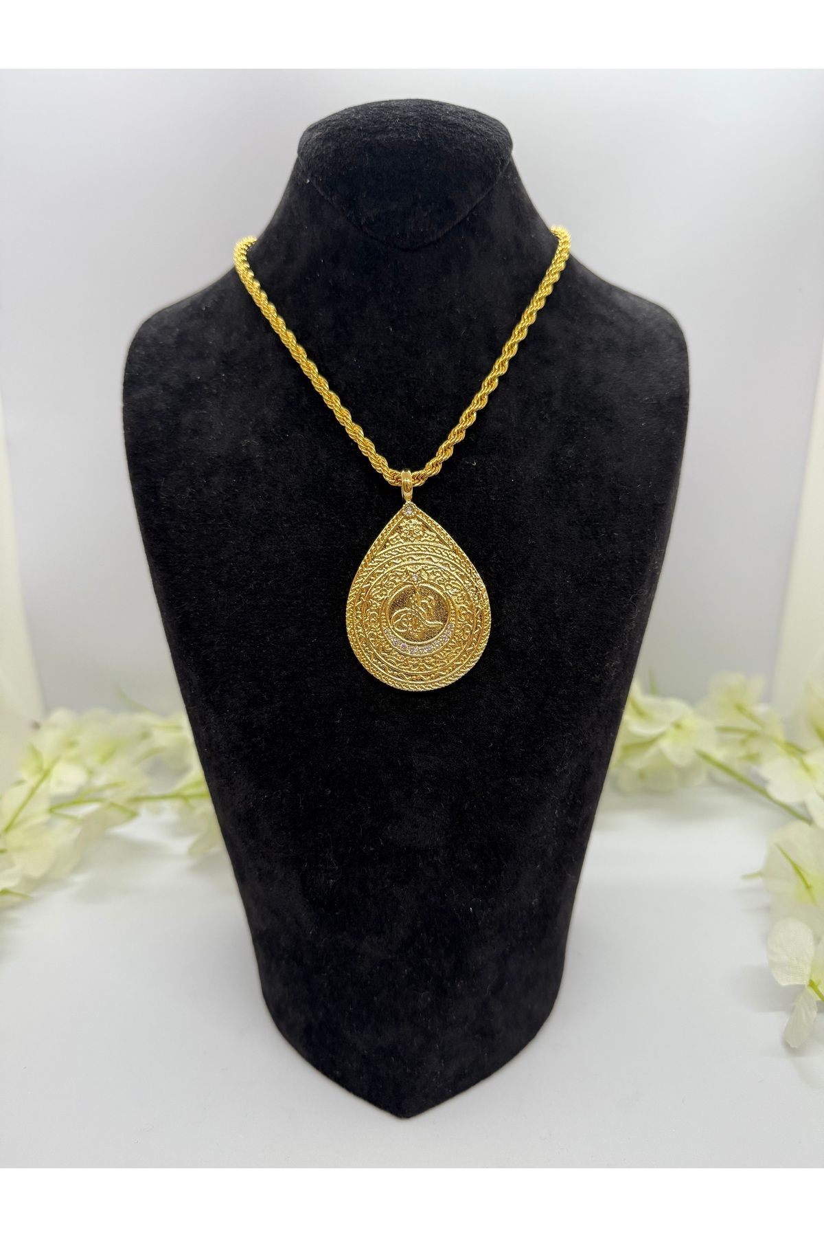 Constanza Exclusive 22 Ayar Altın Kaplama Örme Zincir Tuğra Motif Kolye Lvd511-3