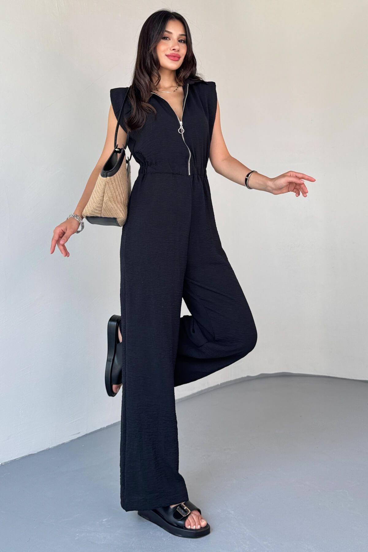 Cappmoda ELB-01815 Siyah Vatkalı Polo Yaka Fermuarlı Tulum