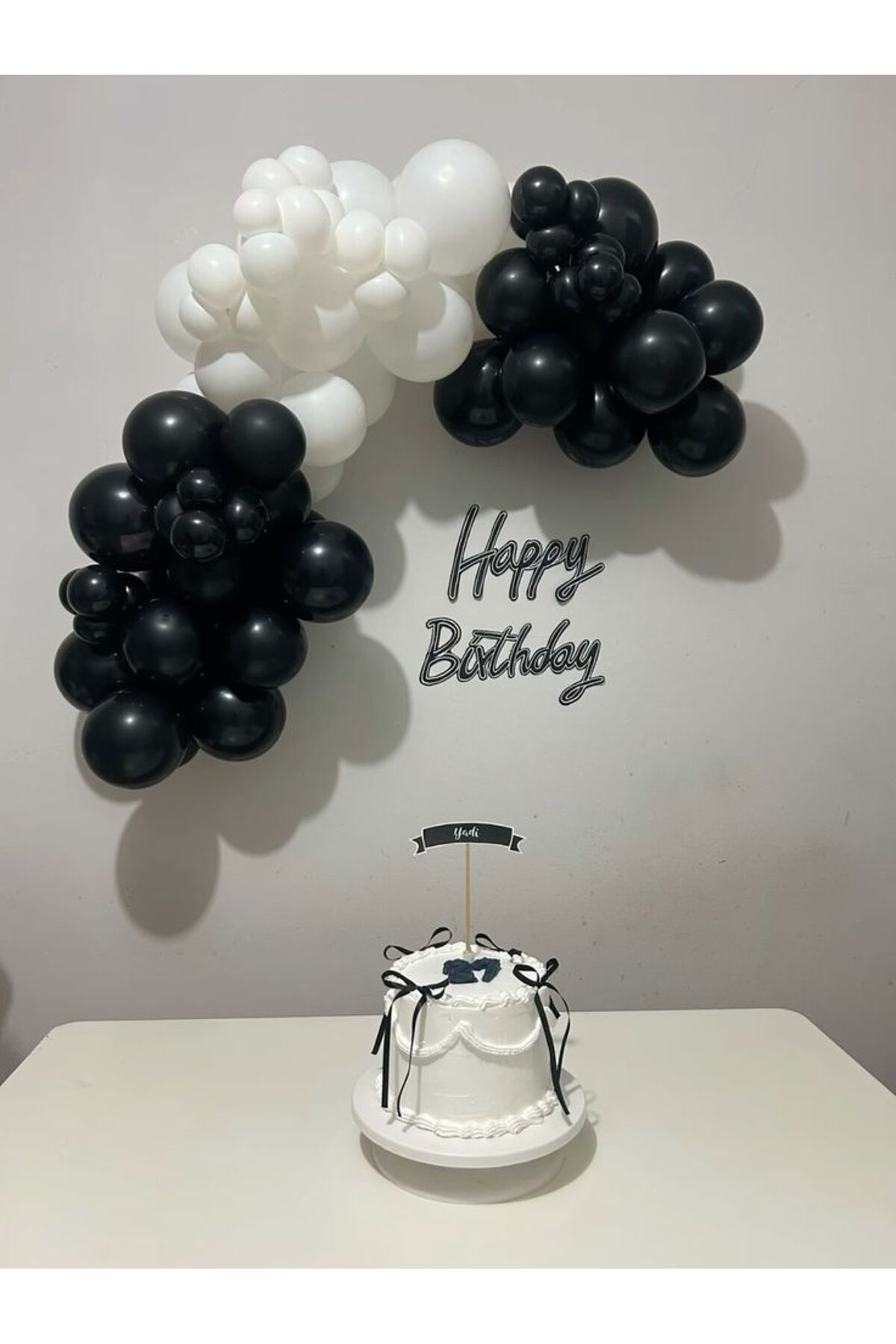 Parti Düşleri Siyah - Beyaz Doğum günü Balon Zincir Seti (100 adet balon ve zincir aparatı)