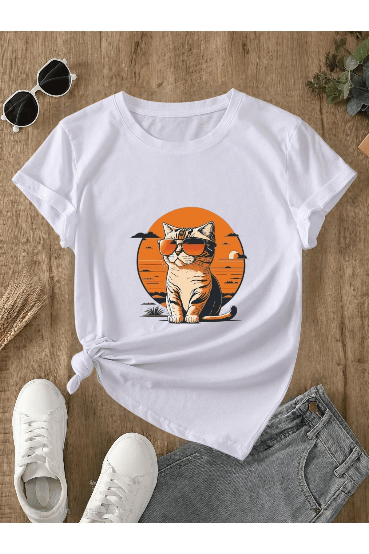 ELNOYA Unisex Pamuklu Beyaz Oversize "Kedi" Baskılı Bisiklet Yaka Rahat T-shirt