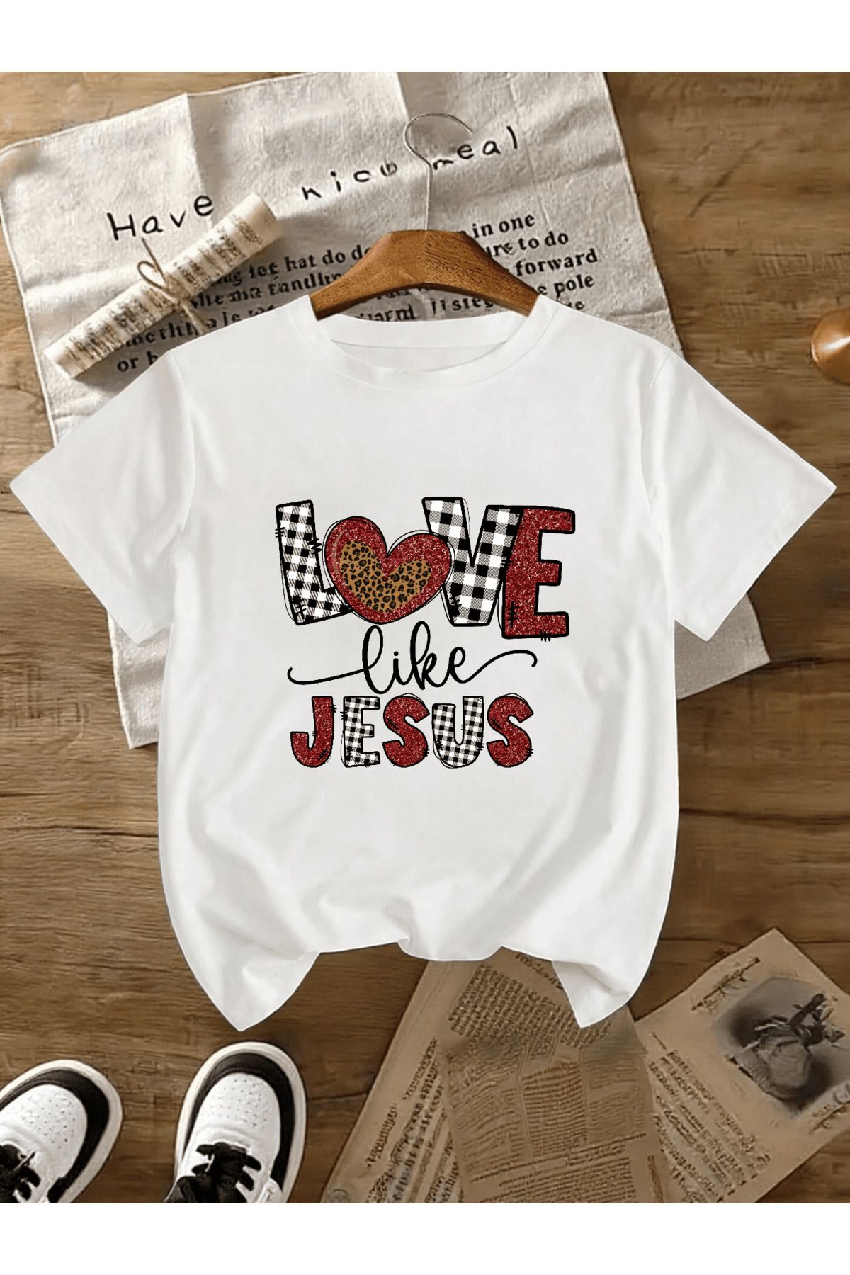 ELNOYA Unisex Pamuklu Beyaz Oversize Tişort "Love" Baskılı Bisiklet Yaka Rahat T-shirt