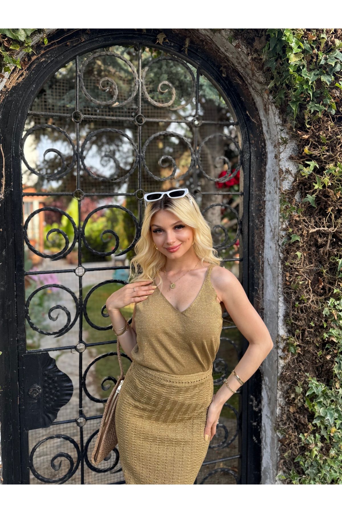 FEHUBLOOM Simli Gold Askılı Bluz