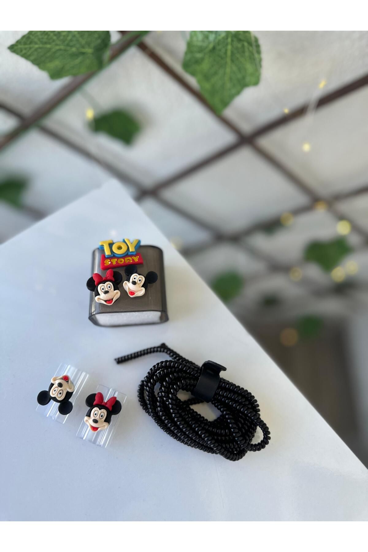 SLC AKSESUAR YENİ NESİL UYUMLU MİCKEY MOUSE KARİKATURLU ŞARJ VE KABLO KILIFI