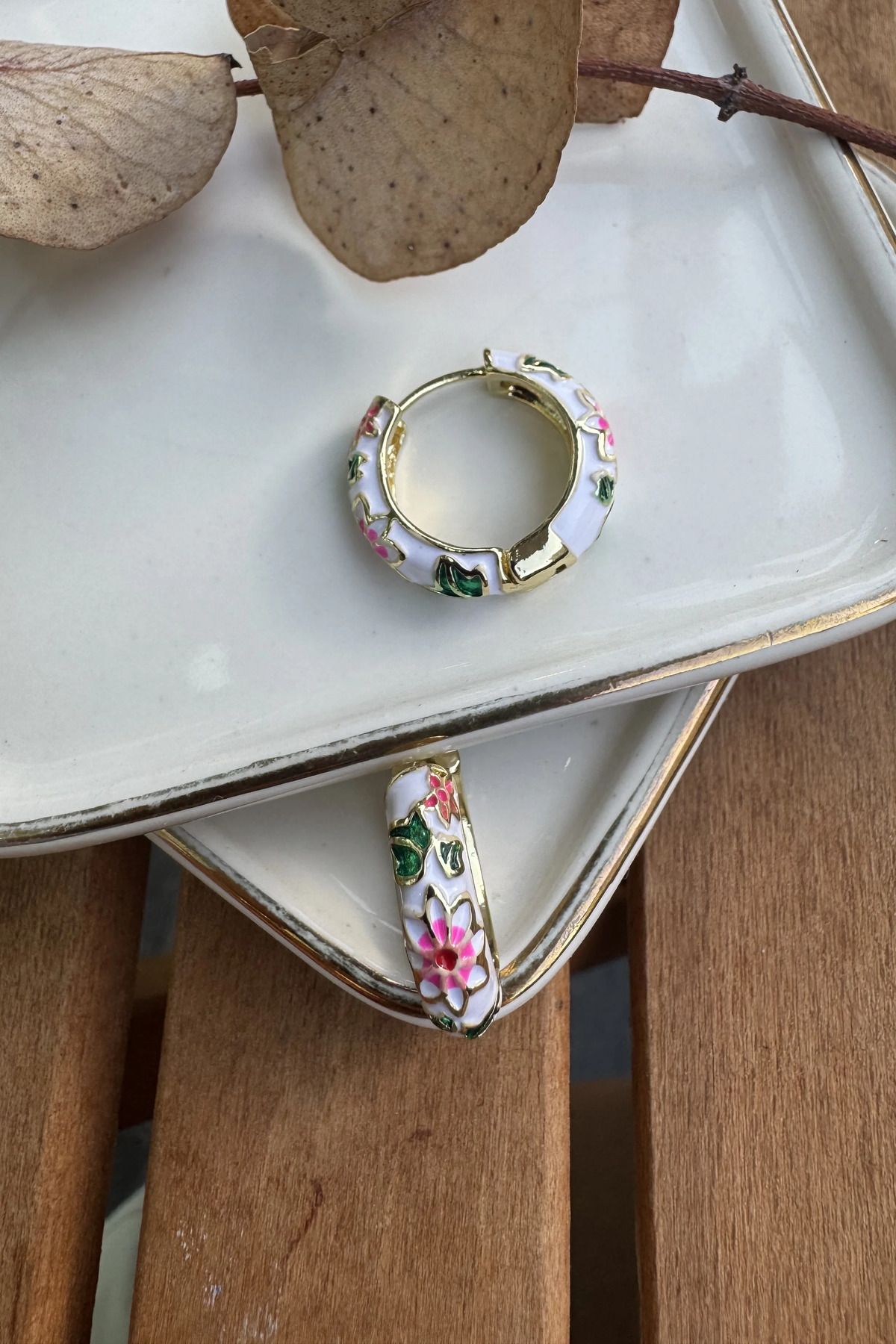 AURA ATELIER 14K Altın Kaplama Beyaz Mineli Lara Küpe