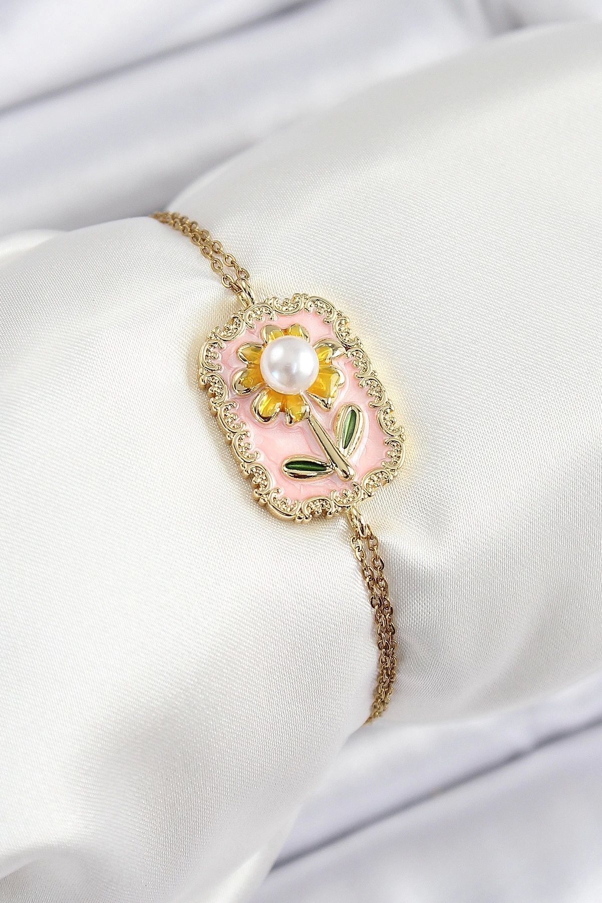 GLIMMERY 316L Çelik Zincir Pembe Mineli Sanatsal Portre İnci Detaylı Papatya Model Gold Renk Kadın Bileklik