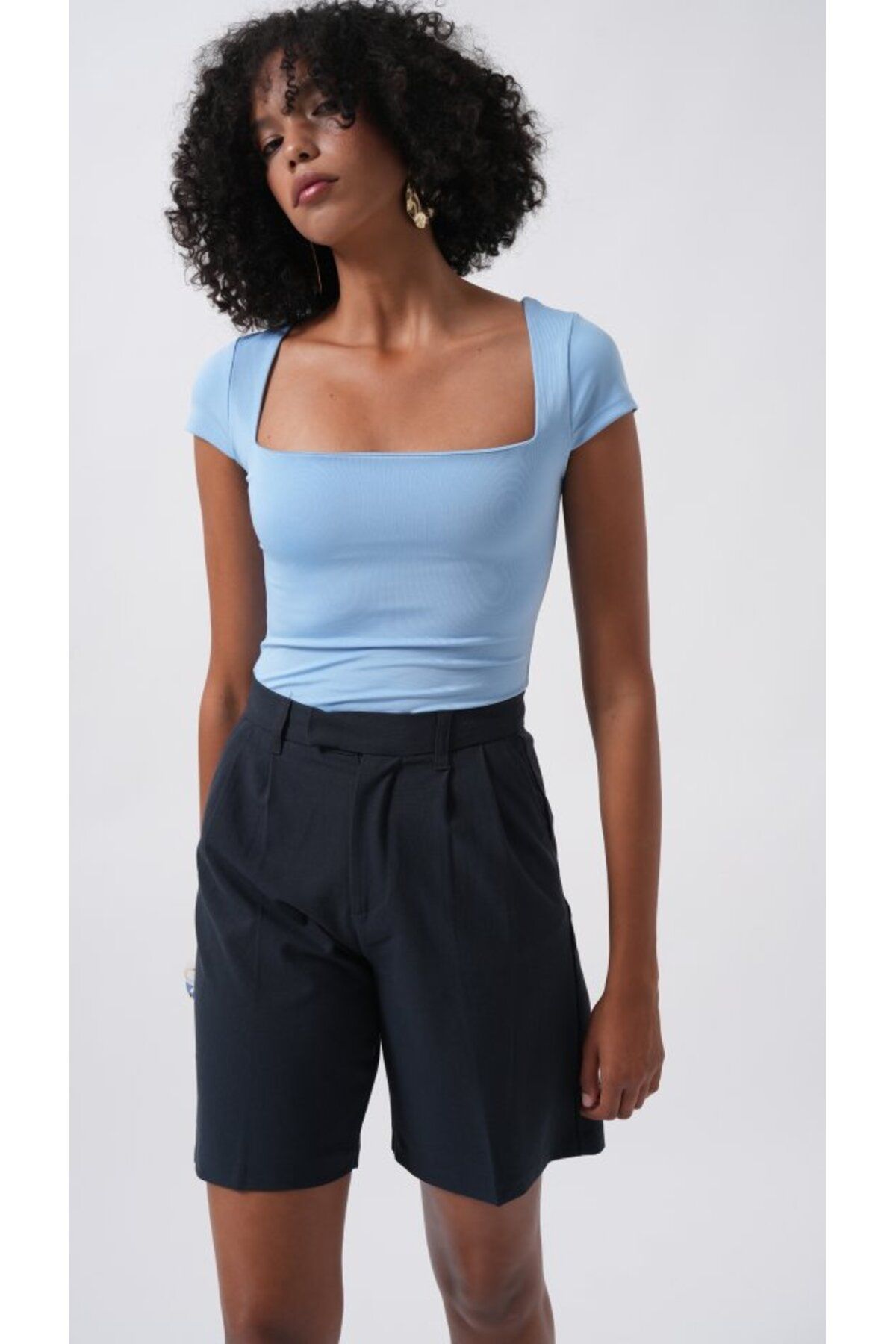 ETİLER COLLECTION Pencere Detay Mini Dekolte Bluz