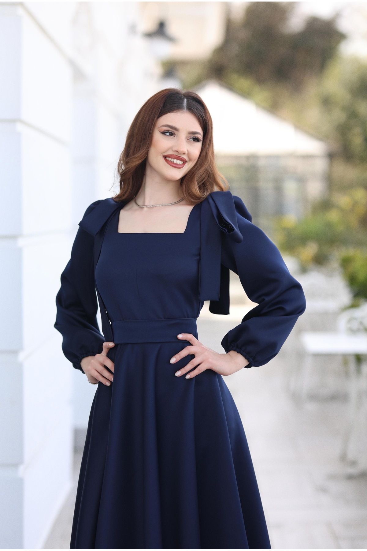 KADNER KADIN LACİVERT KARE YAKA FİYONK DETAYLI PERA ABİYE ELBİSE