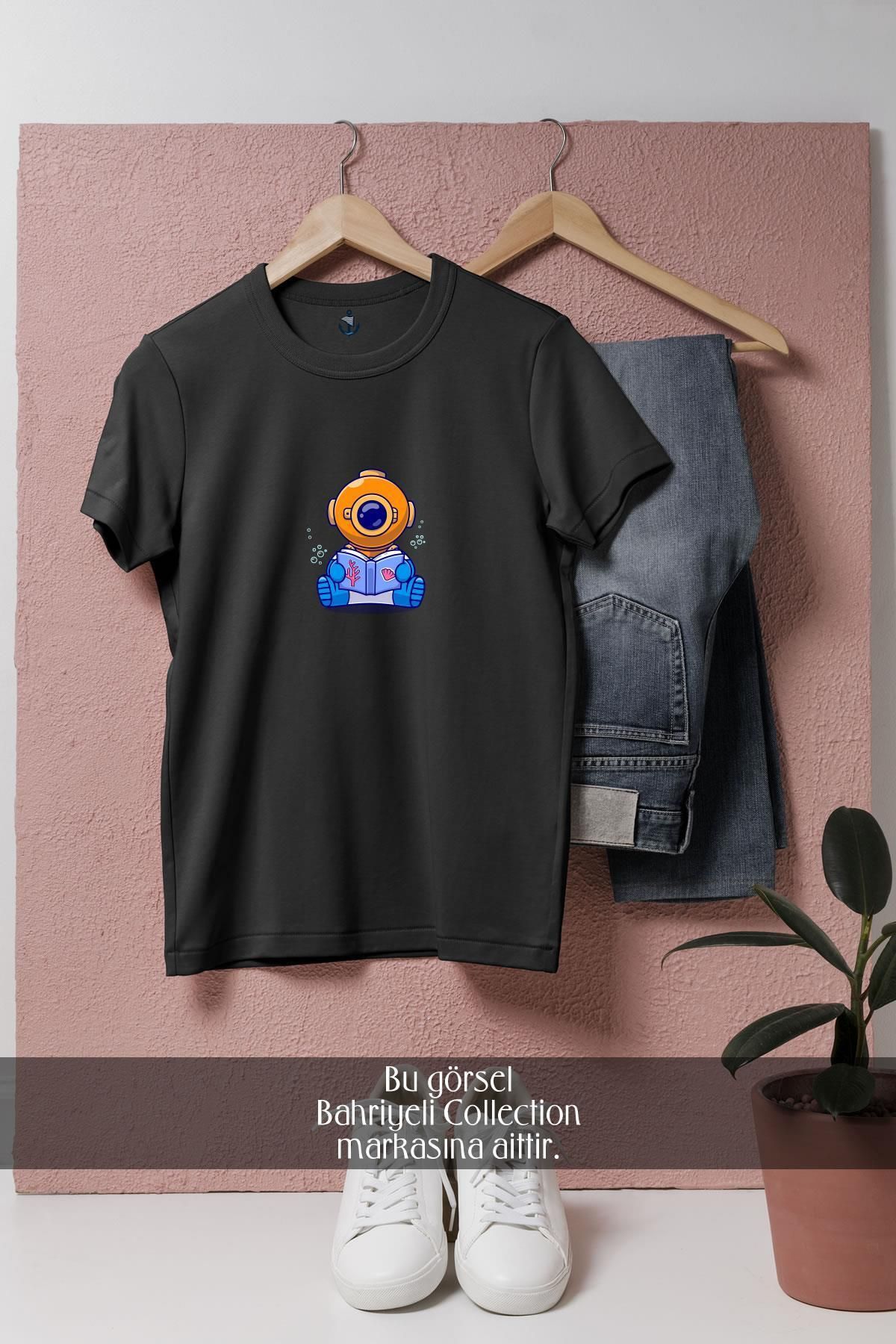 Bahriyeli Collection Oversize Kitap Okuyan Mini Dalgıç Tasarımlı Unisex T-Shirt