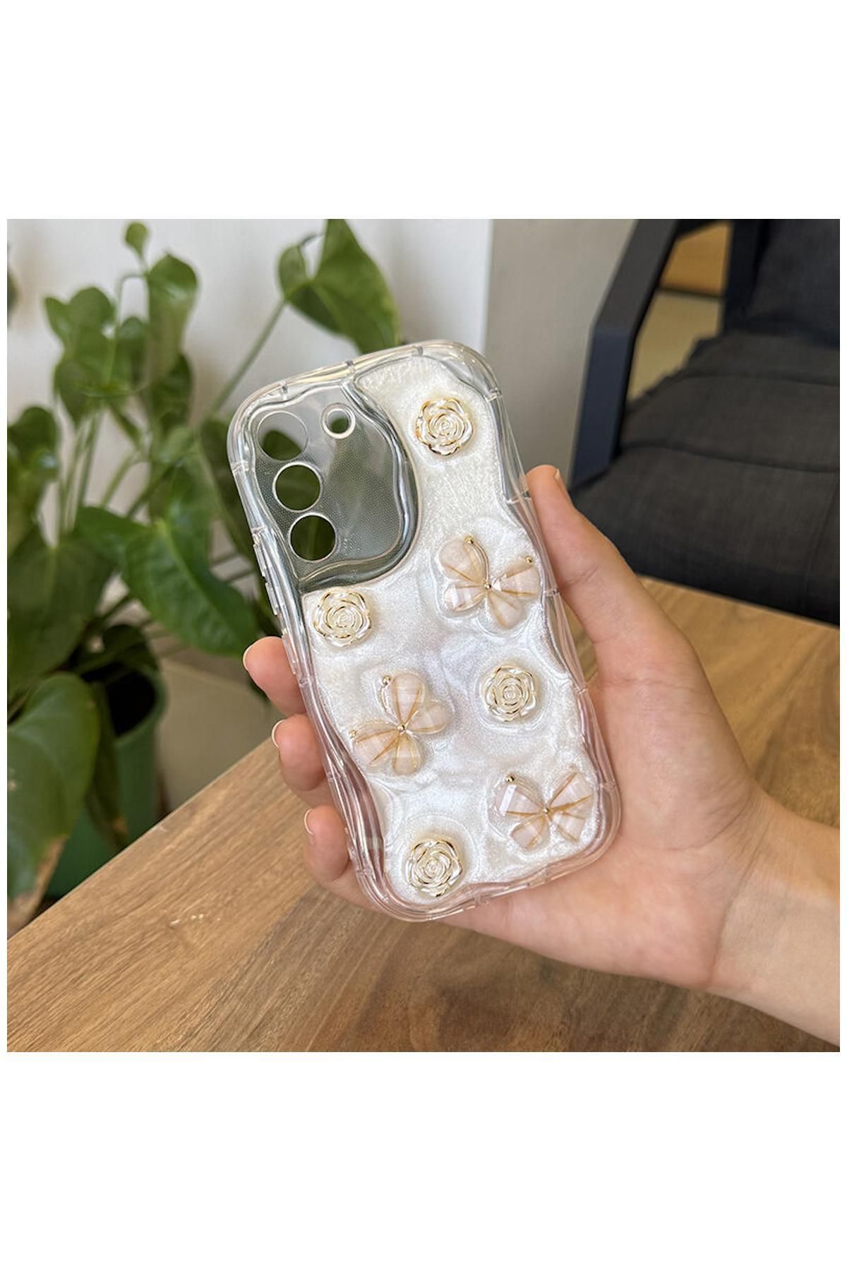 Pro Aksesuar Samsung Galaxy S21 FE 5G Uyumlu Kılıf Kelebekli Floral Silikon Kılıf Gold