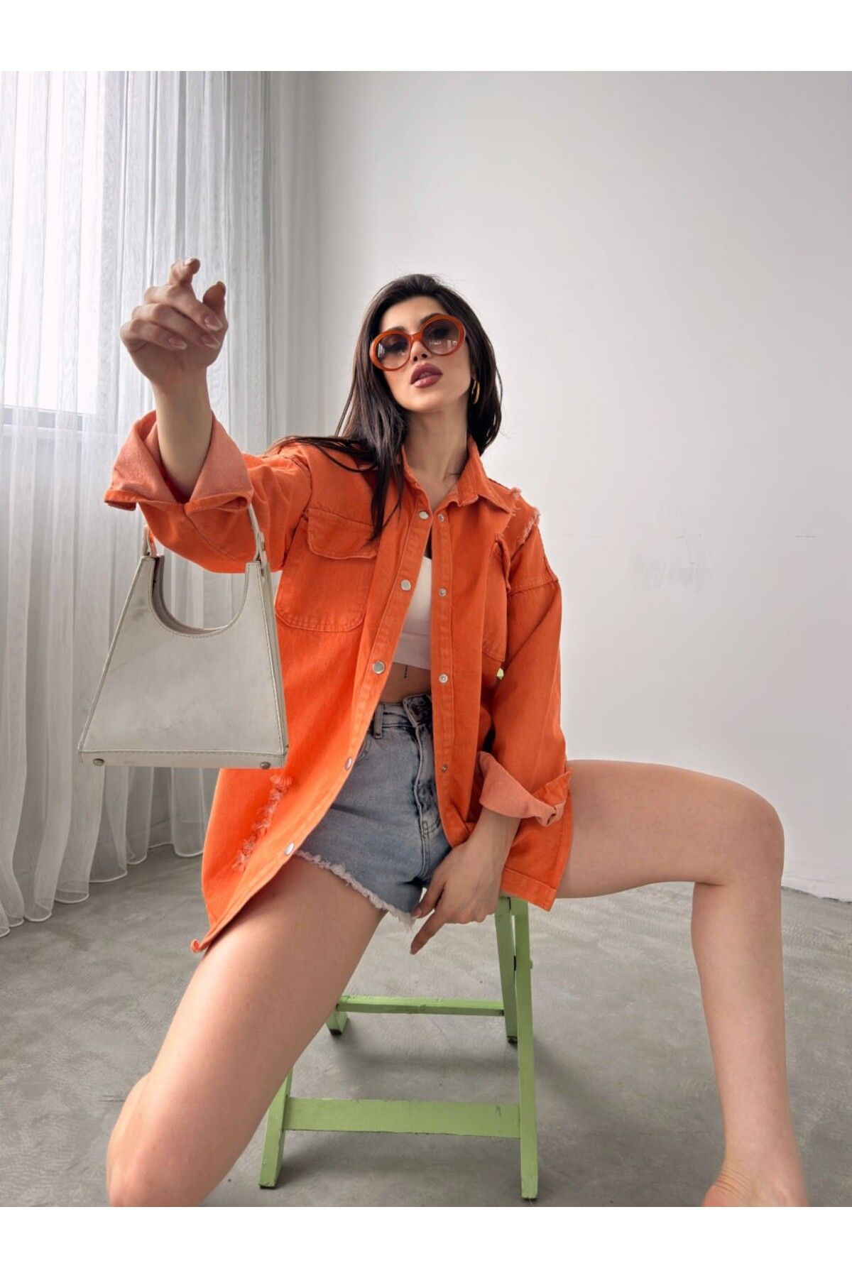 BEEMU Çift Cepli Yırtık Efektli Oversize Denim Gömlek Ceket