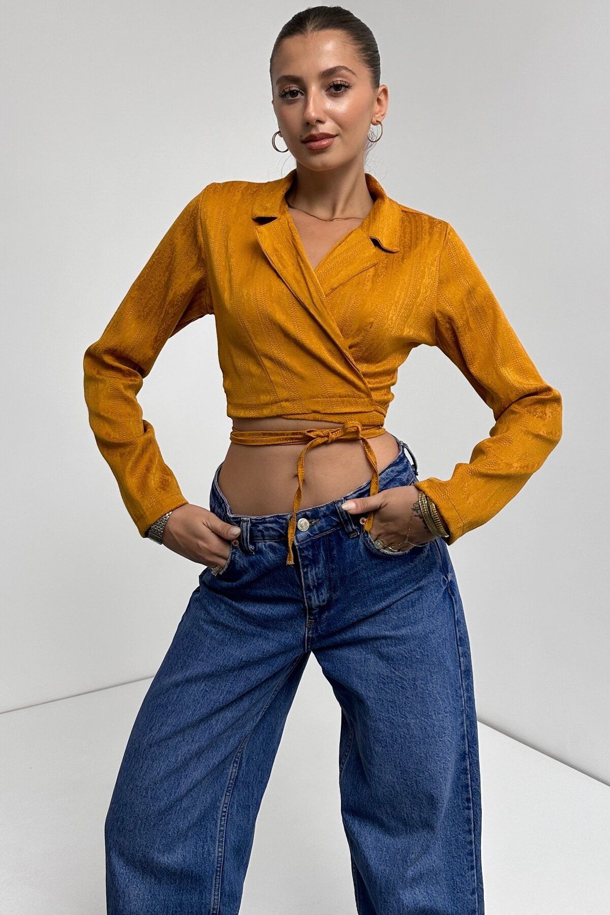 BEEMU Gömlek Yaka Beli Bağlamalı Crop Bluz
