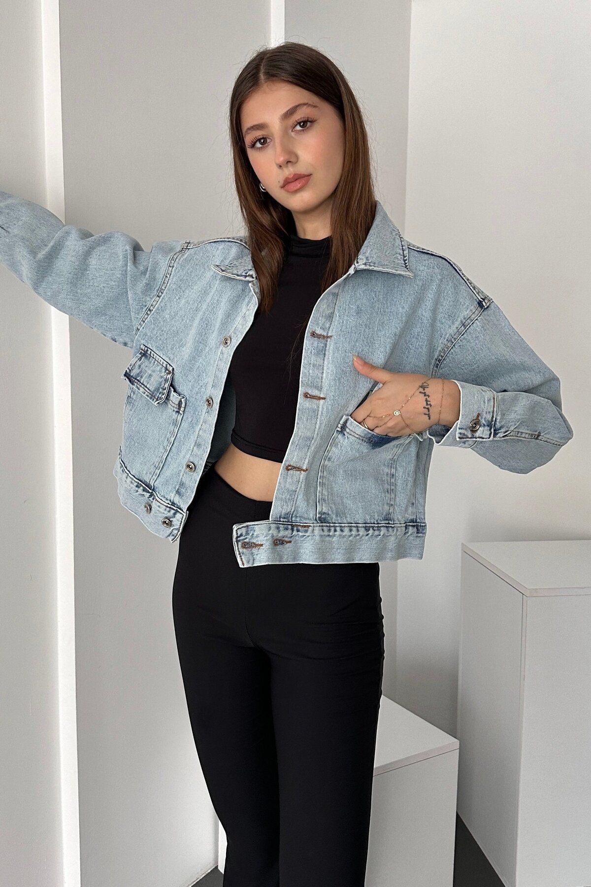 BEEMU Çift Cep Beli Düğme Detaylı Denim Ceket