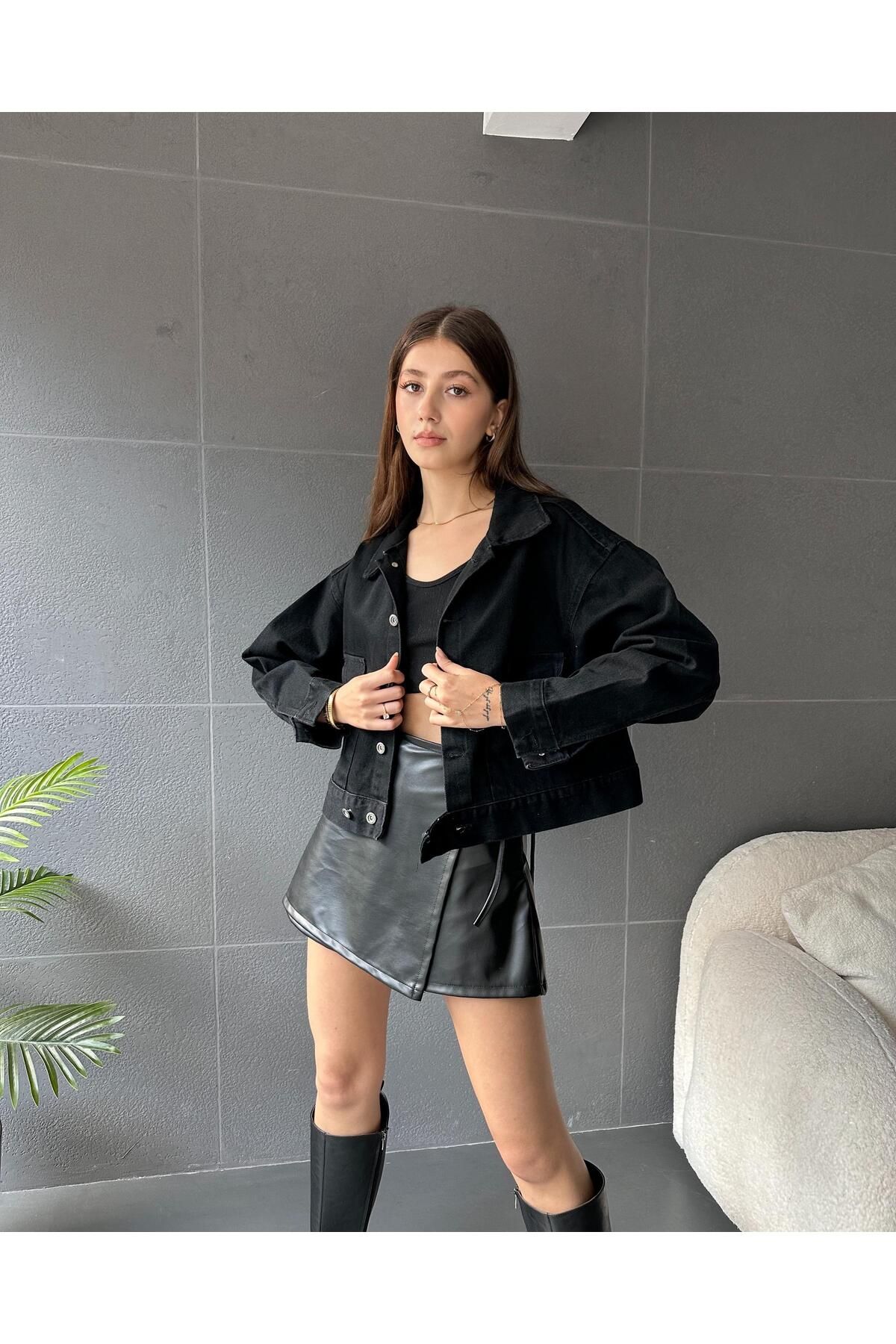 BEEMU Çift Cep Beli Düğme Detaylı Denim Ceket