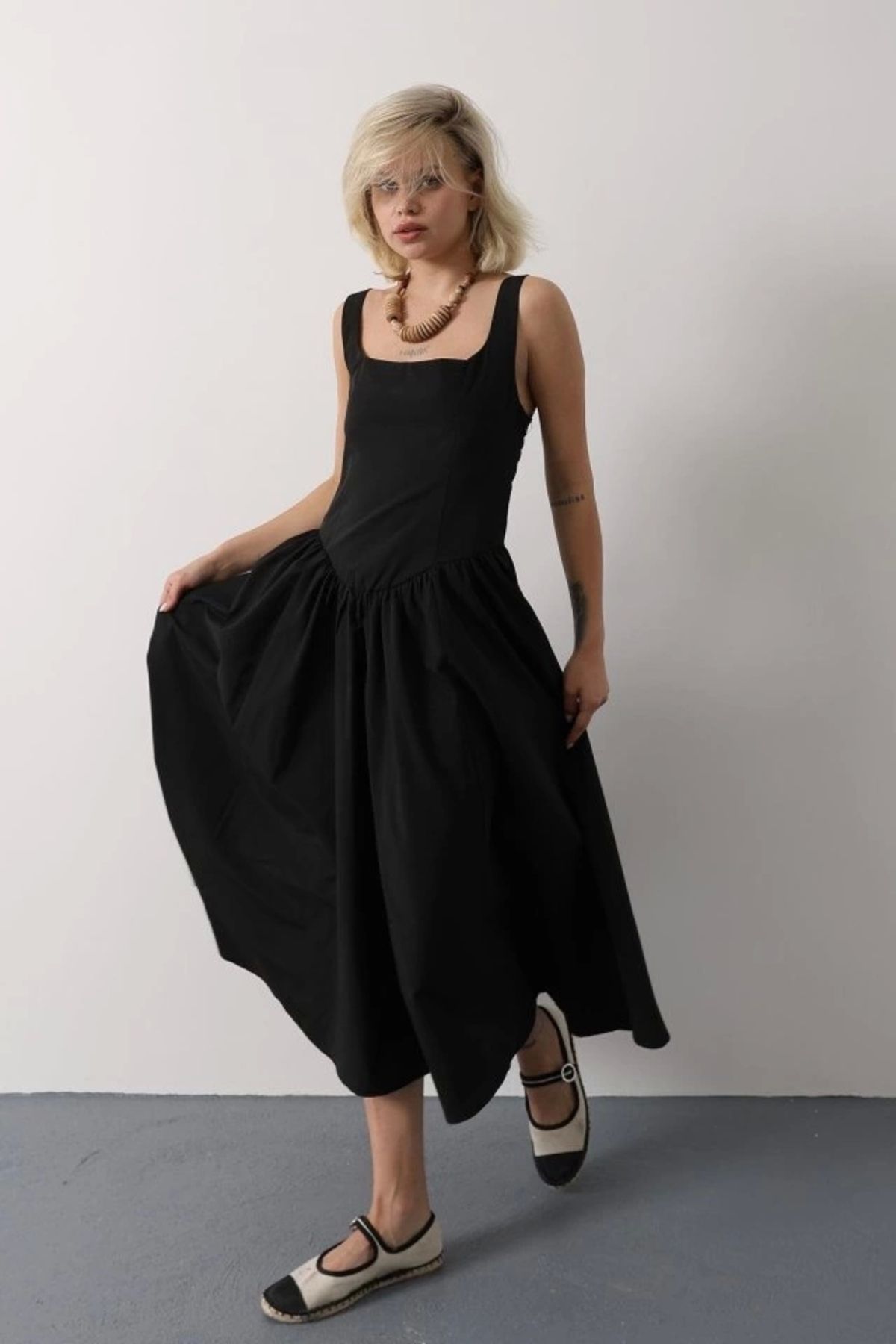 Butik Askılı Uzun Elbise - Siyah