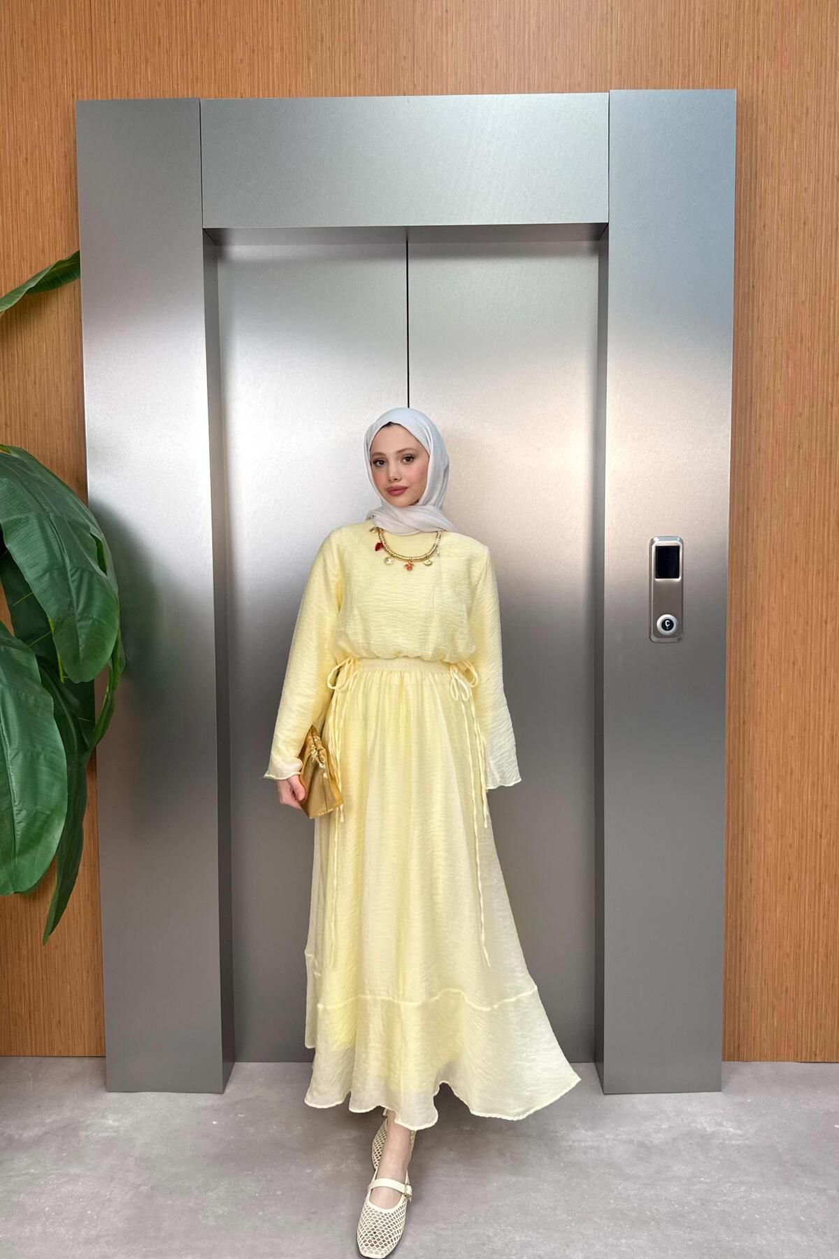 QUQA Beli Lastikli Modal Elbise - Sarı