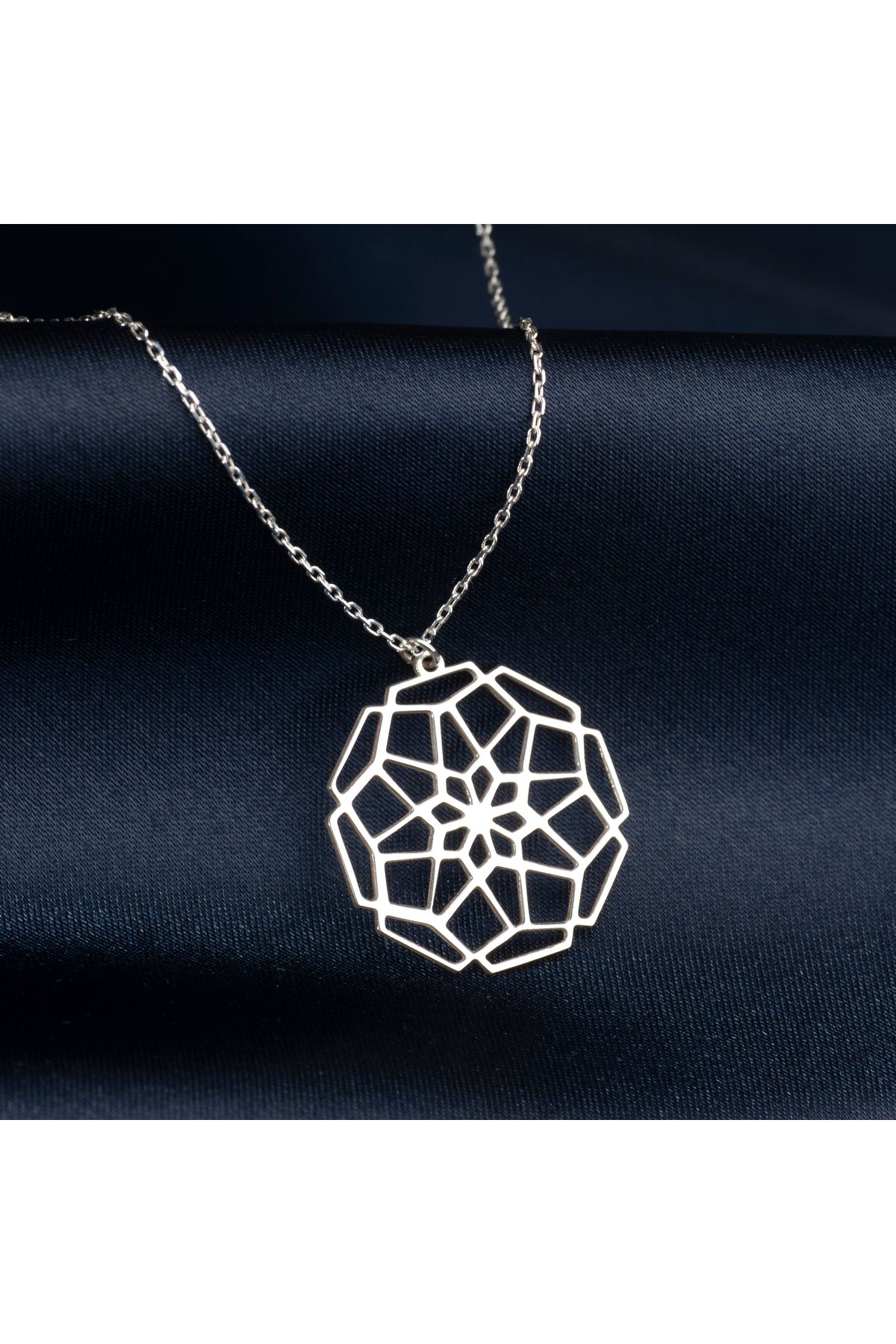DIZY SILVER İslami Geometrik Kolye • 925 Ayar Gümüş • Minimal Tasarım • Anlamlı Hediye • Özgün Model