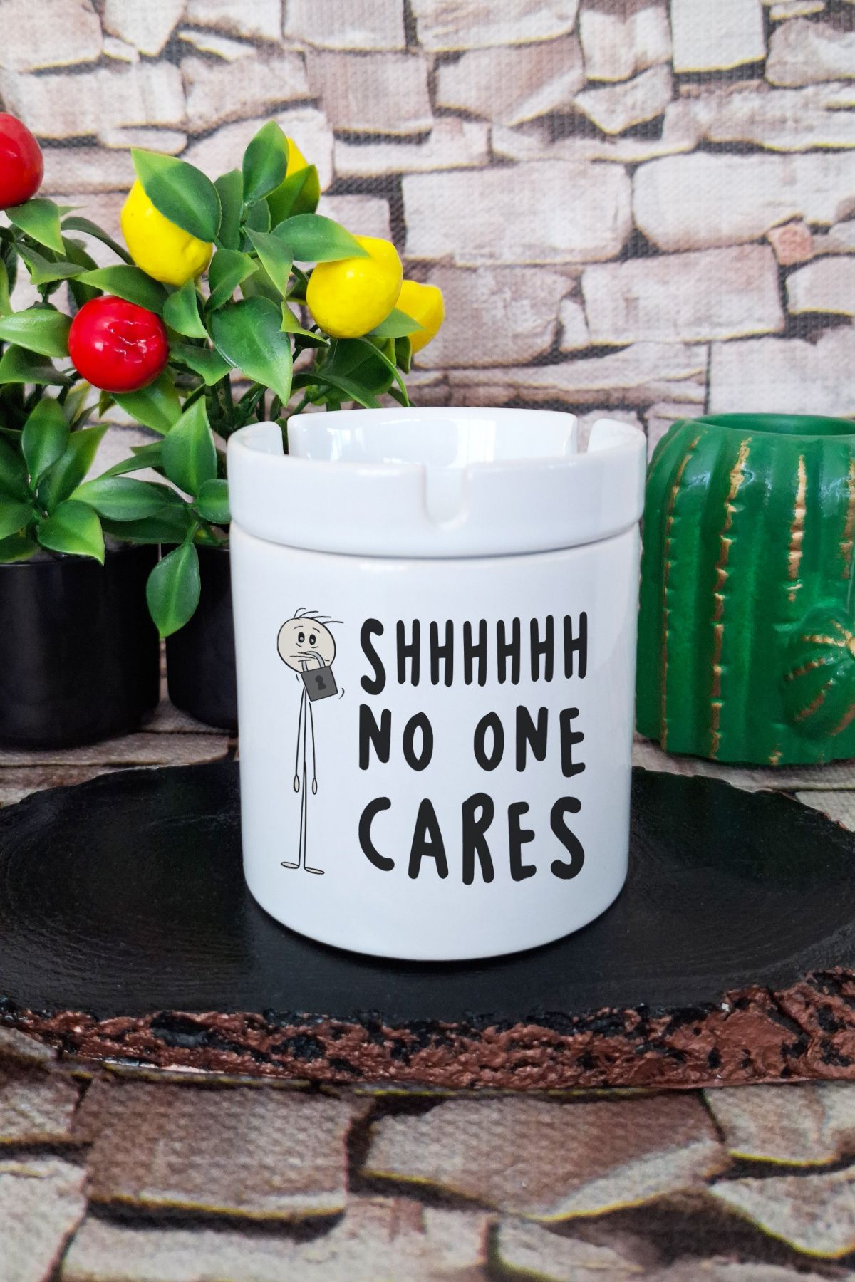 qoeuyl boutique Sarkastik No One Cares Baskılı Seramik Kapaklı Kokusuz Küllük