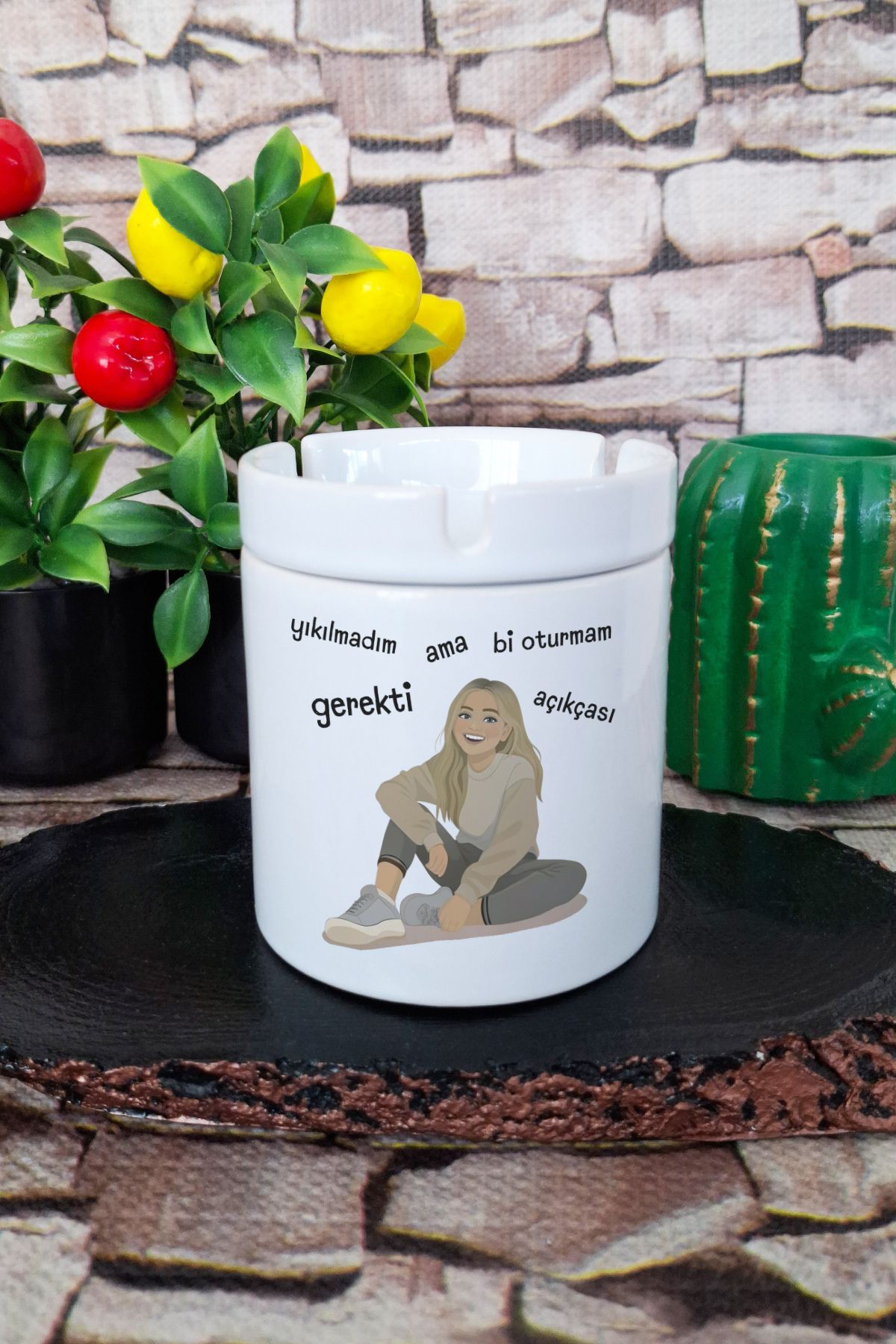 qoeuyl boutique Yıkılmadım ama Bi Oturmam Gerekti Açıkçası Hediyelik Baskılı Seramik Kapaklı Kokusuz Küllük