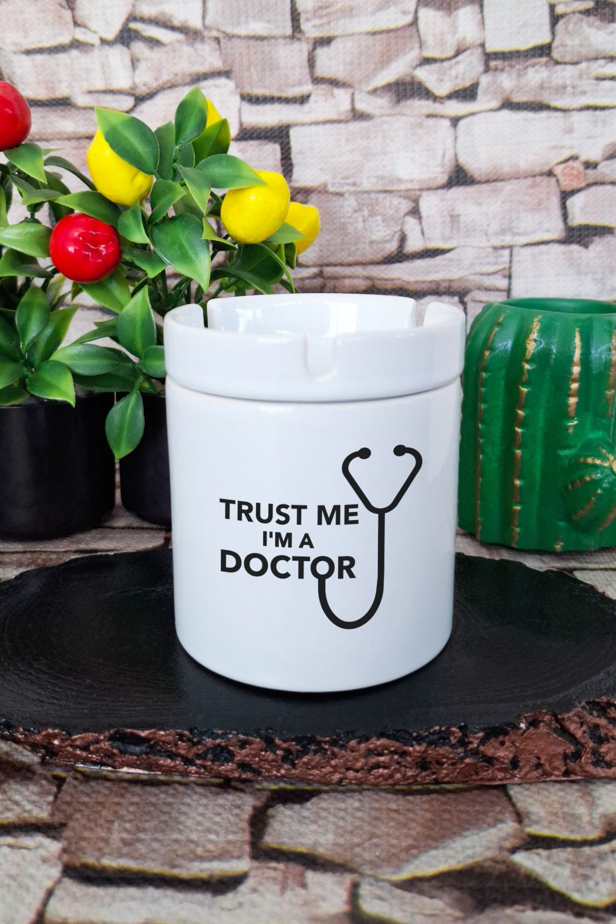 qoeuyl boutique Trust Me I'm A Doctor Baskılı Seramik Kapaklı Kokusuz Küllük