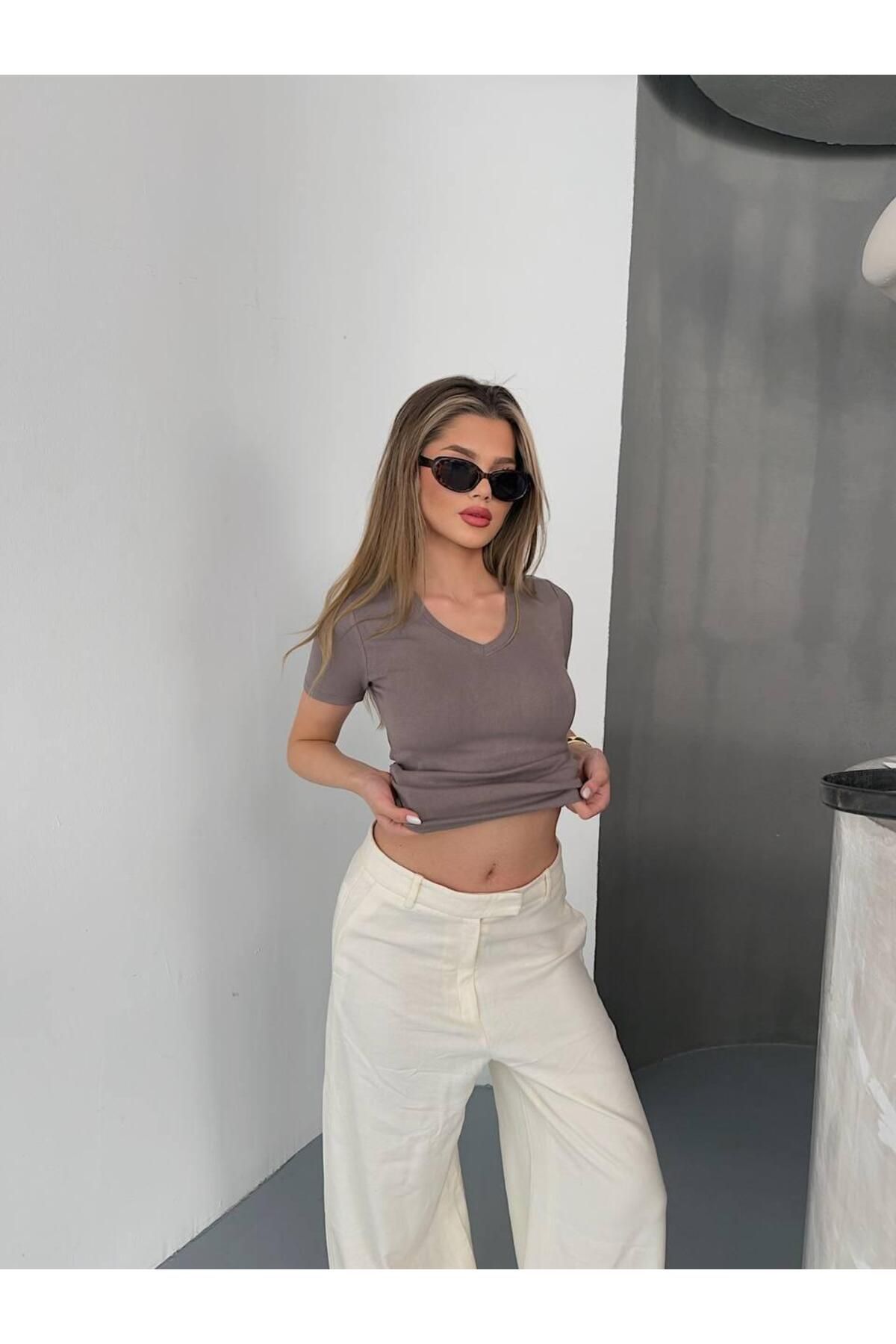 Moda Küpü Kadın Dar Kalıp V Yaka Fitilli Örme Bluz T-shirt