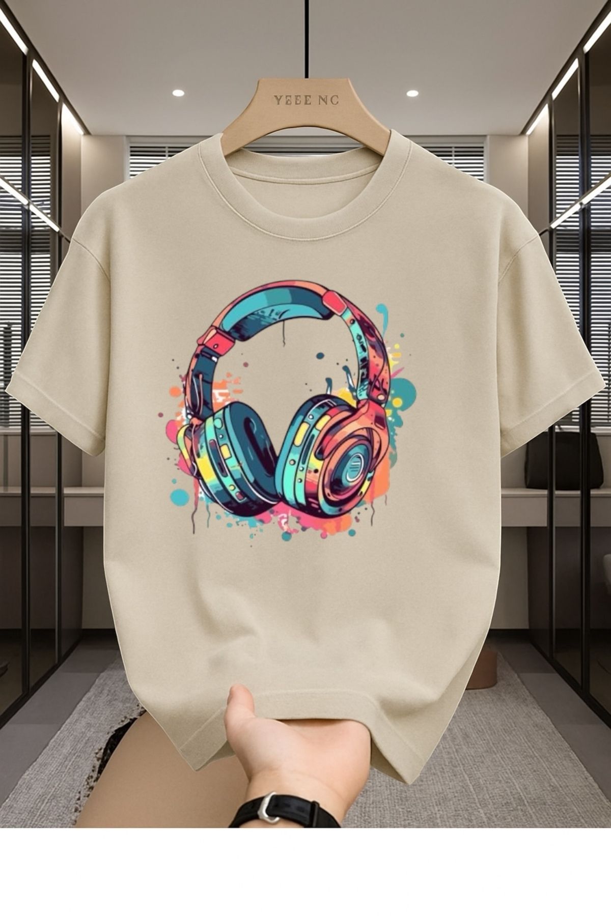 Madali Boutique Renkli Kulaklık Baskılı Unisex Bisiklet Yaka Pamuk Oversize Boyfriend T-Shirt