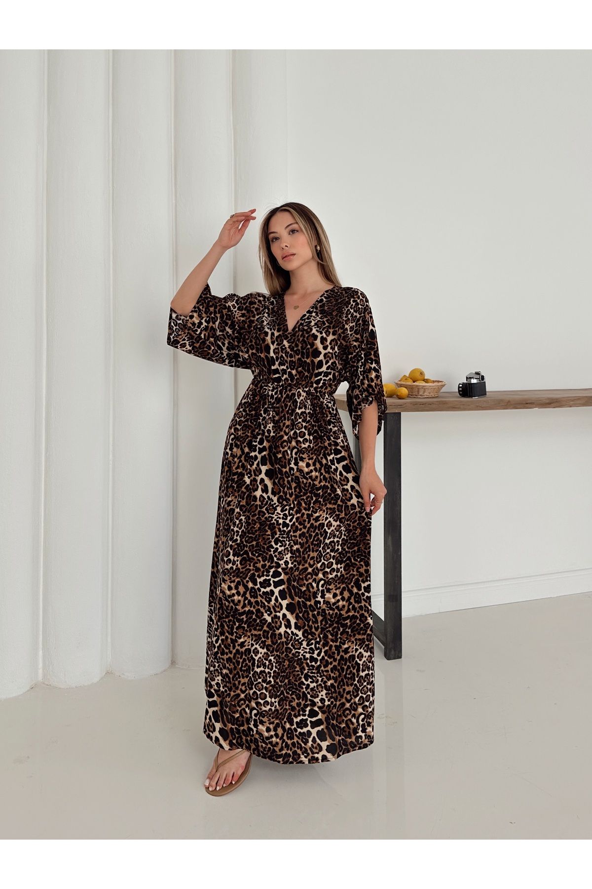Butik Leopar Desen Kruvaze Yaka Elbise