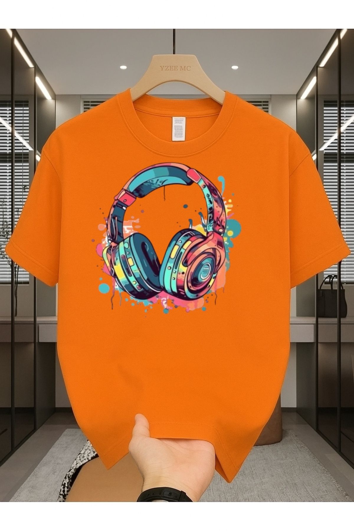 Madali Boutique Renkli Kulaklık Baskılı Unisex Bisiklet Yaka Pamuk Oversize Boyfriend T-Shirt