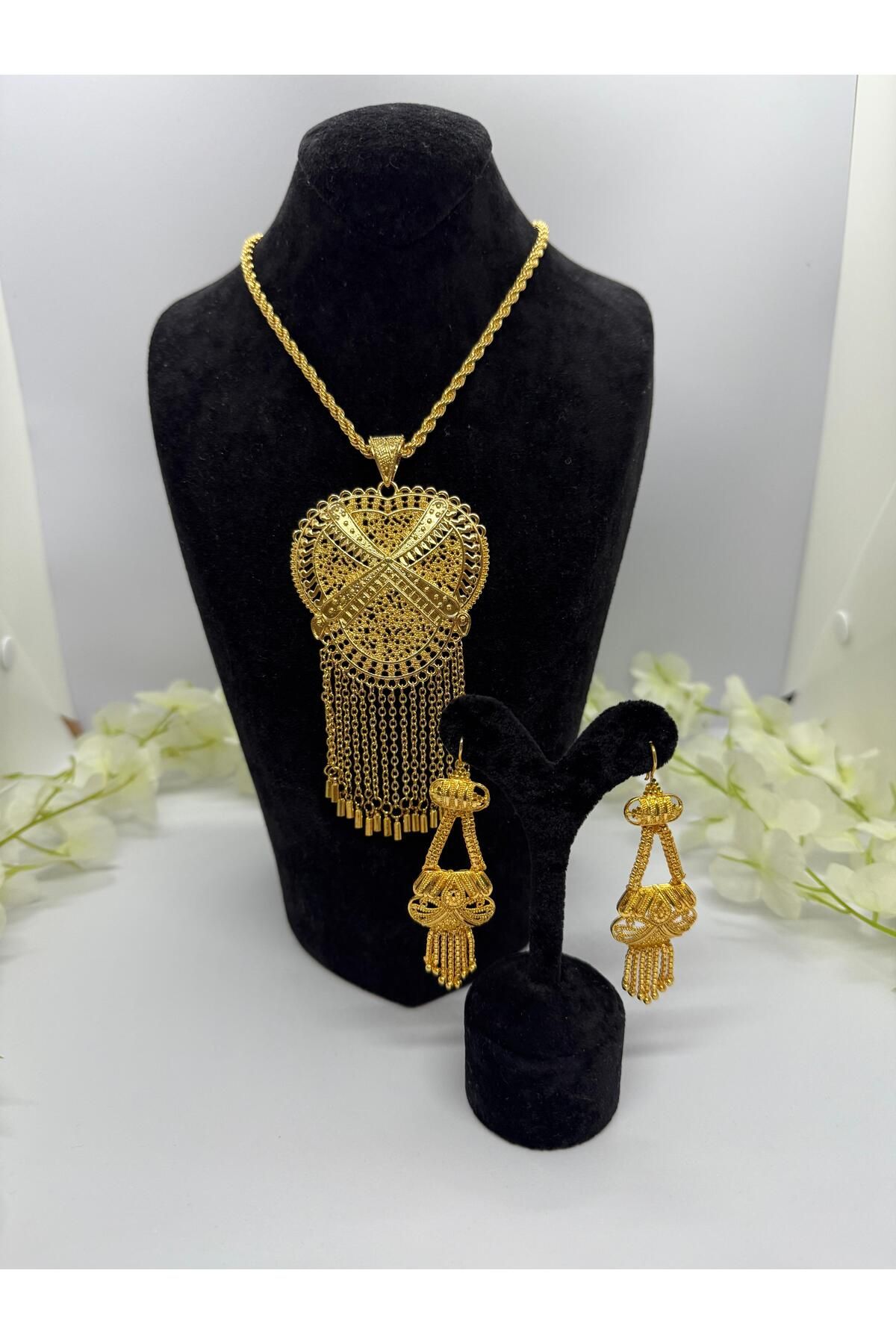 Constanza Exclusive 22 Ayar Altın Kaplama Hint Motifli Set Kolye Ve Küpe Lvd527