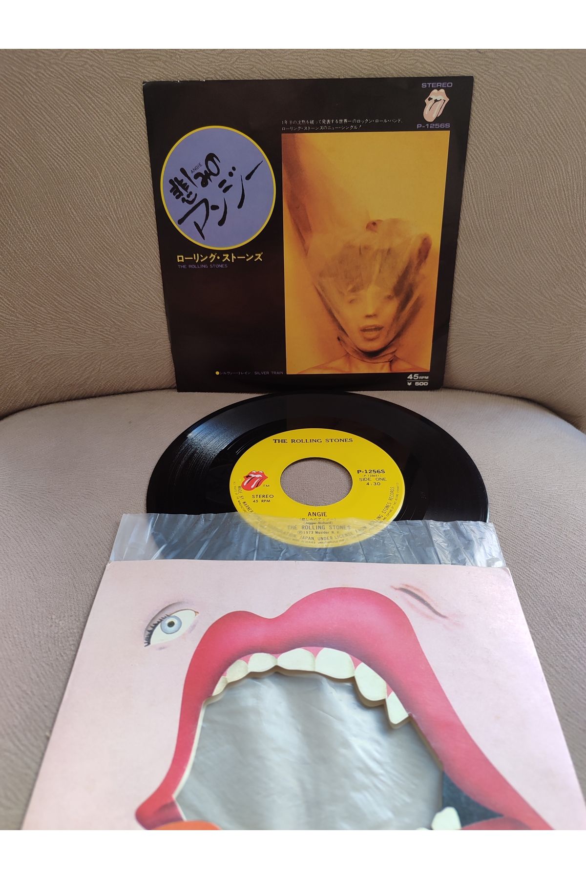 Plakperest ROLLING STONES - Angie / Silver Train - 1973 Japonya Basım 45lik Plak 2.el
