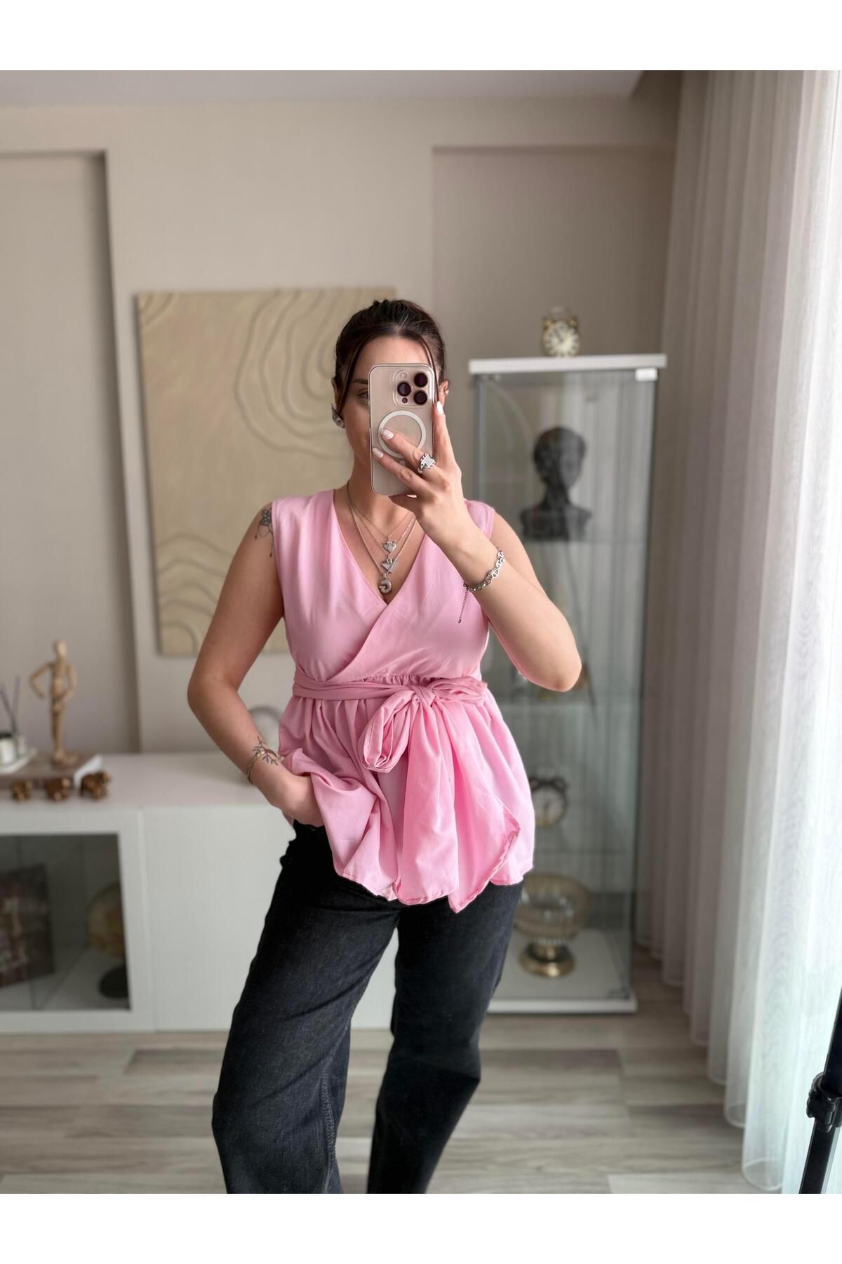 sihirlivitrin KRUVAZE YAKA KUŞAKLI PEMBE POPLİN BLUZ