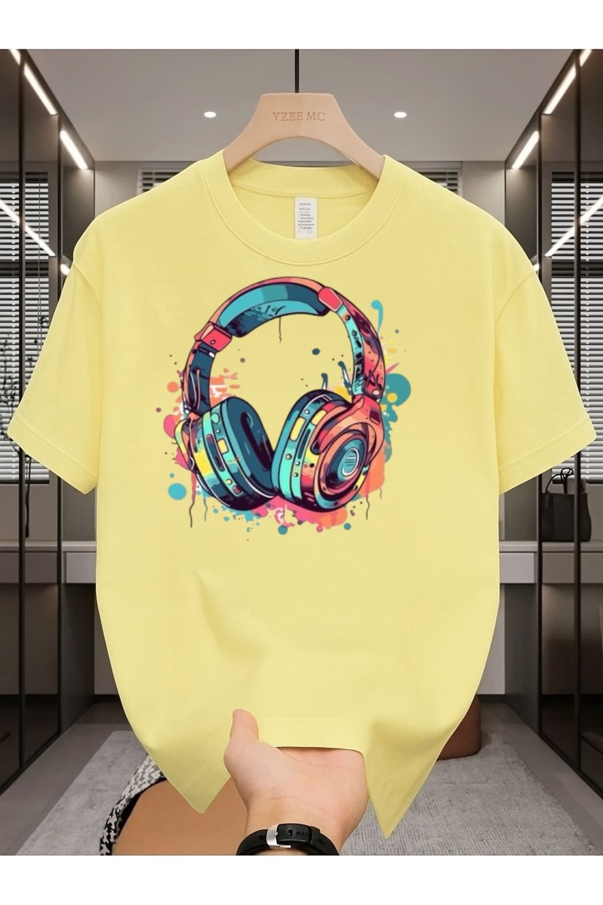 Madali Boutique Renkli Kulaklık Baskılı Unisex Bisiklet Yaka Pamuk Oversize Boyfriend T-Shirt