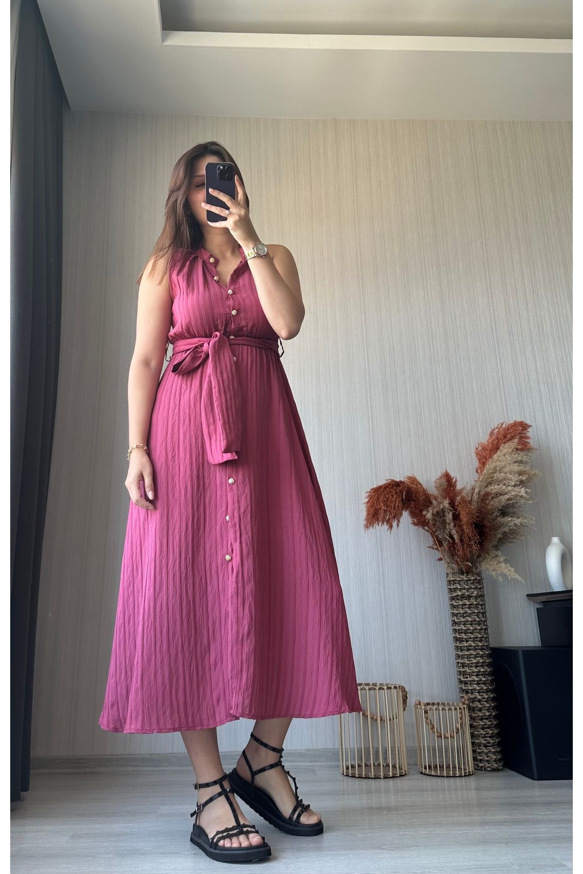 ButikNo35 Fuşya Sıfır Kol Gold Düğmeli Elbise