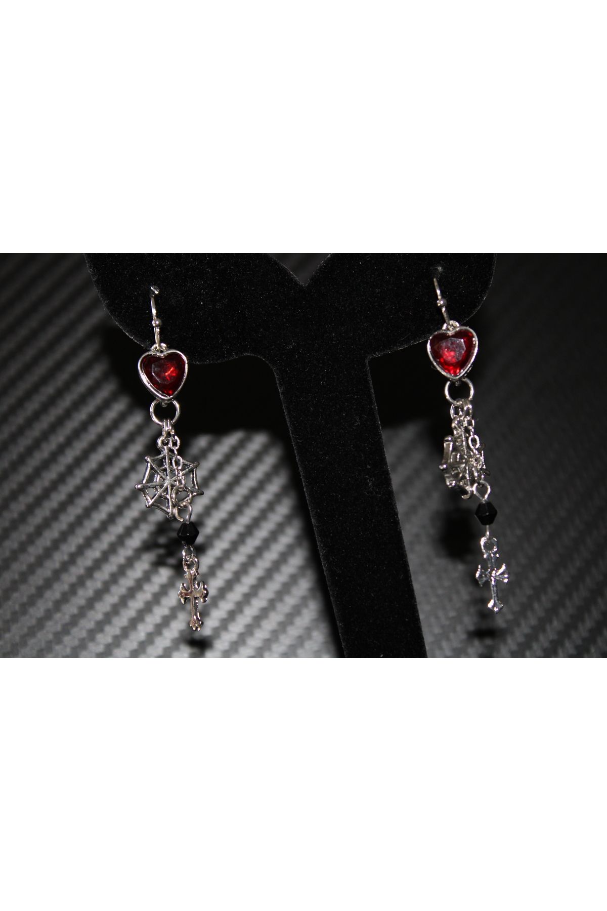 Mournbelle Gotik Crimson Web Küpe