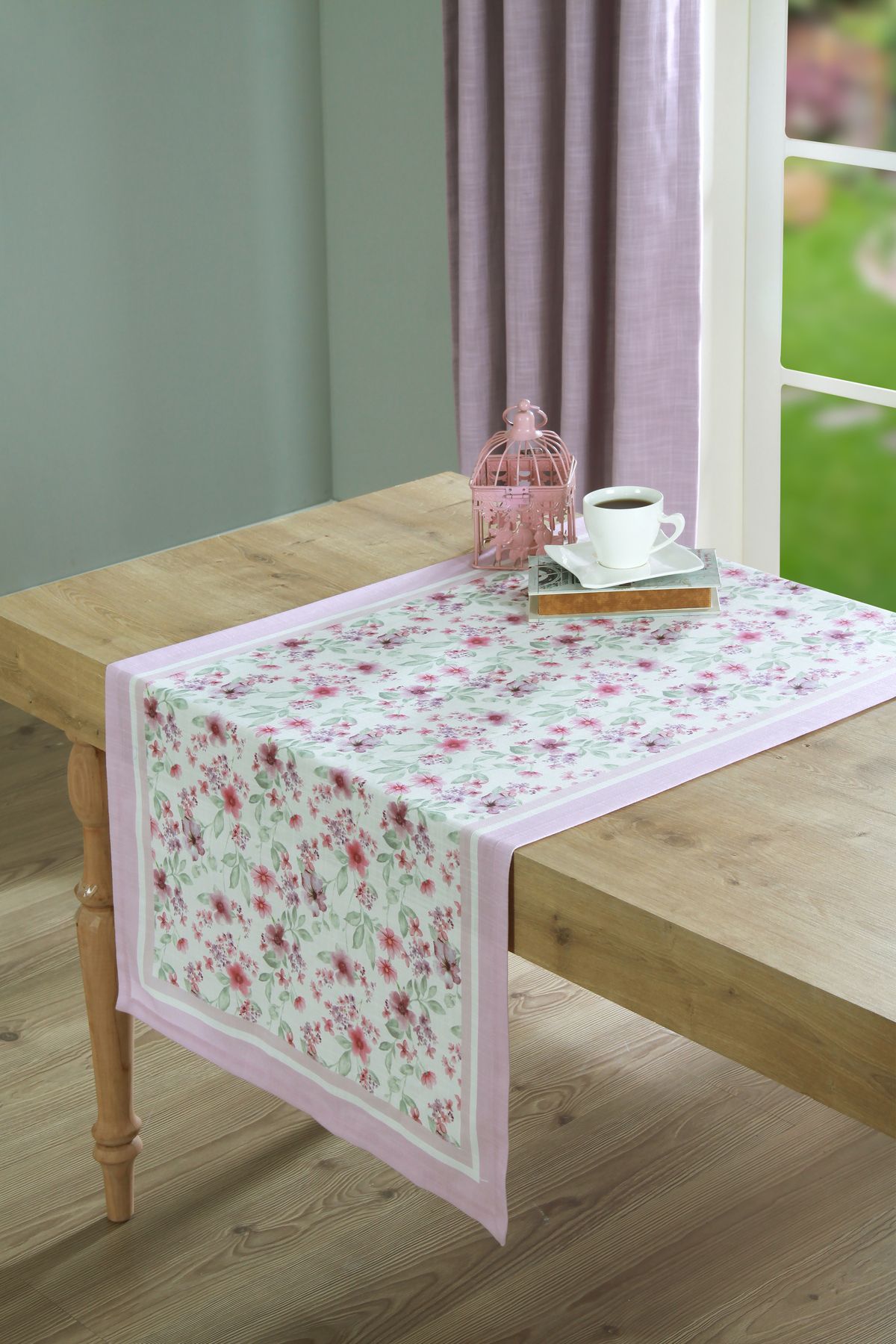 NEEA HOME Dijital Baskılı Pembe Çiçek Desenli Masa Runner | Solmaz, Çekmez Kumaş | Yerli Üretim Oeko-Tex