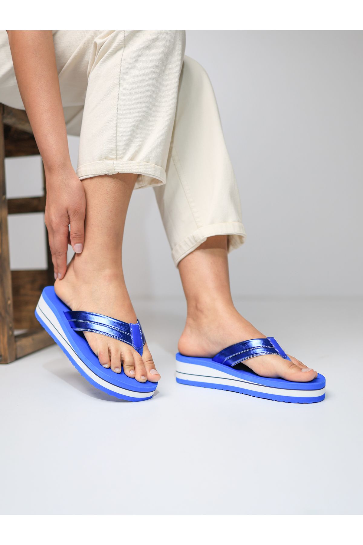 HANOX Viola Dolgu Topuk Kadın Parmak Arası Plaj Terlik Flip Flops (4.5) Cm